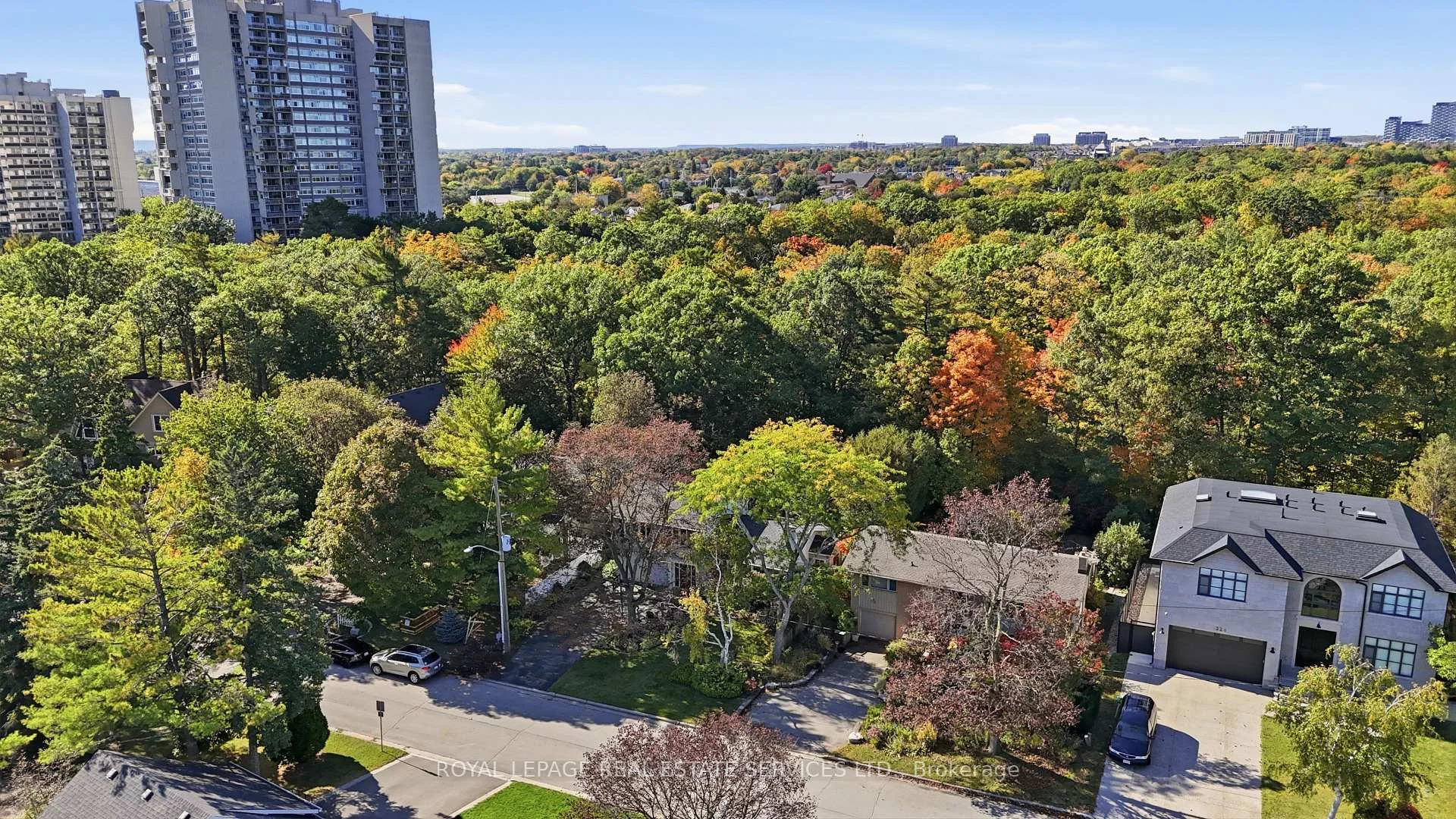 Photo 50 of 1320 Hillview Crescent, Oakville, Falgarwood — HOMEH