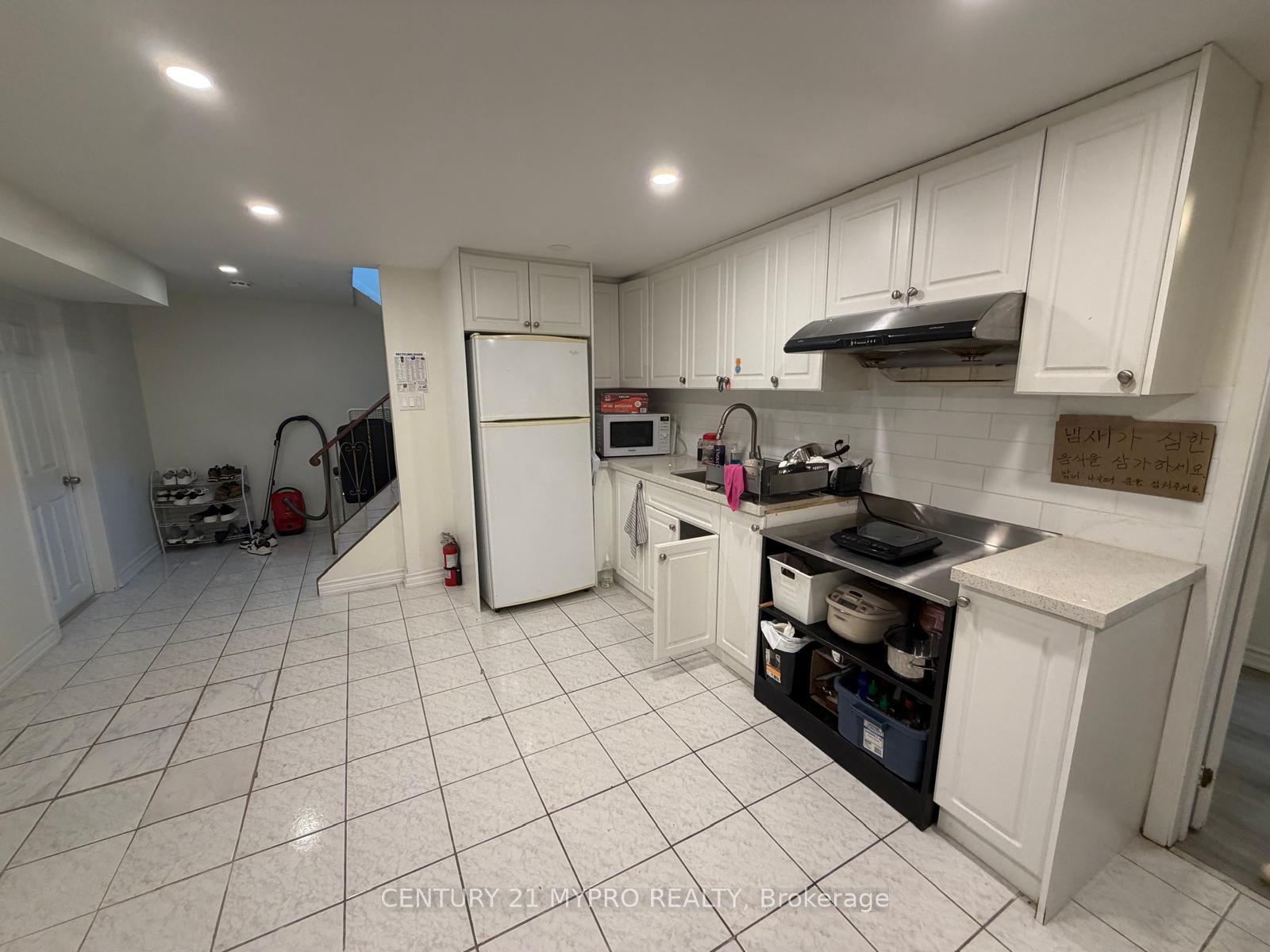 Photo 6 of Unit BSMT, 141 Henderson Avenue, Markham, Thornhill — HOMEH