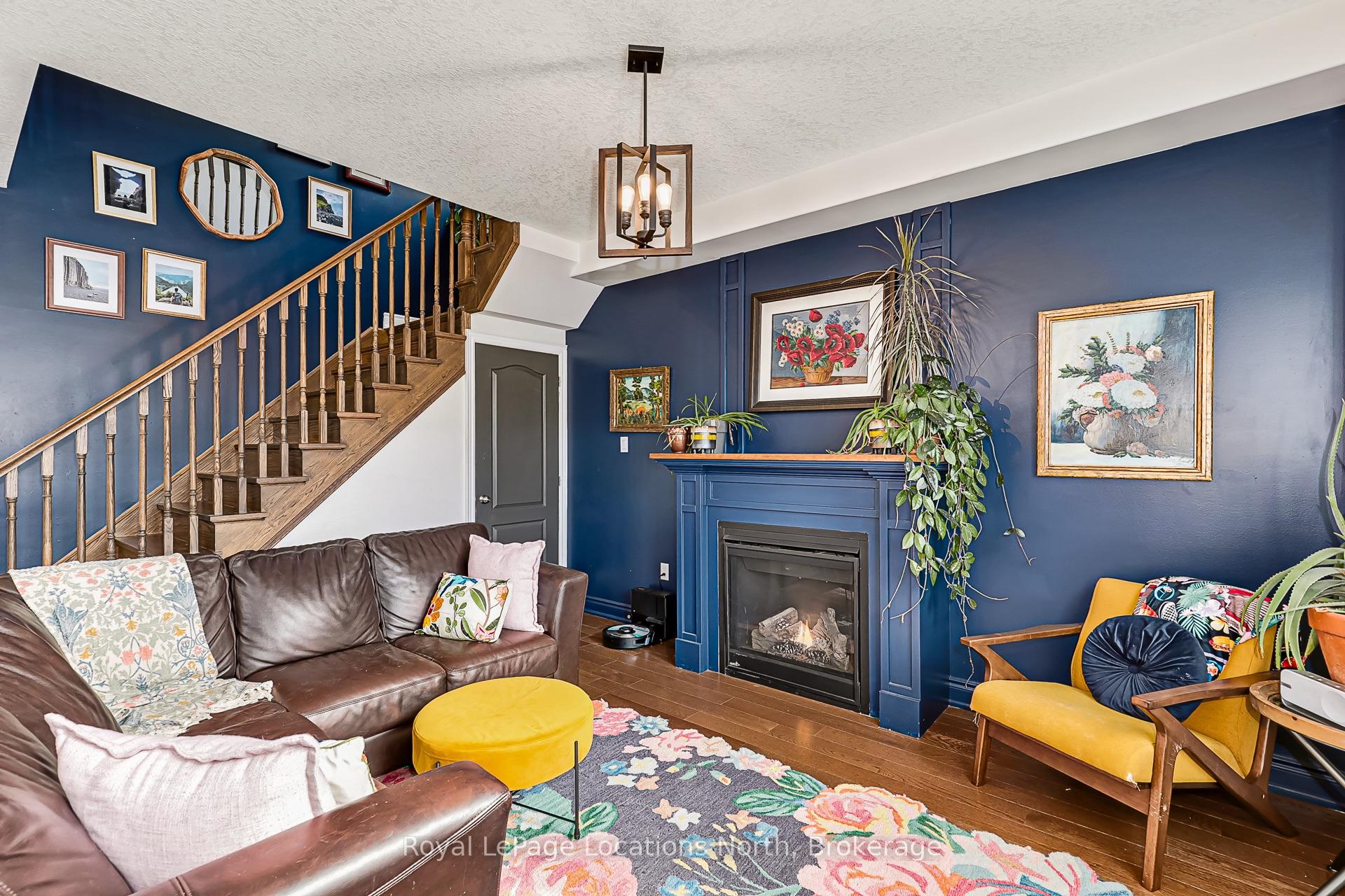 Photo 12 of 182 Findlay Drive, Collingwood — HOMEH