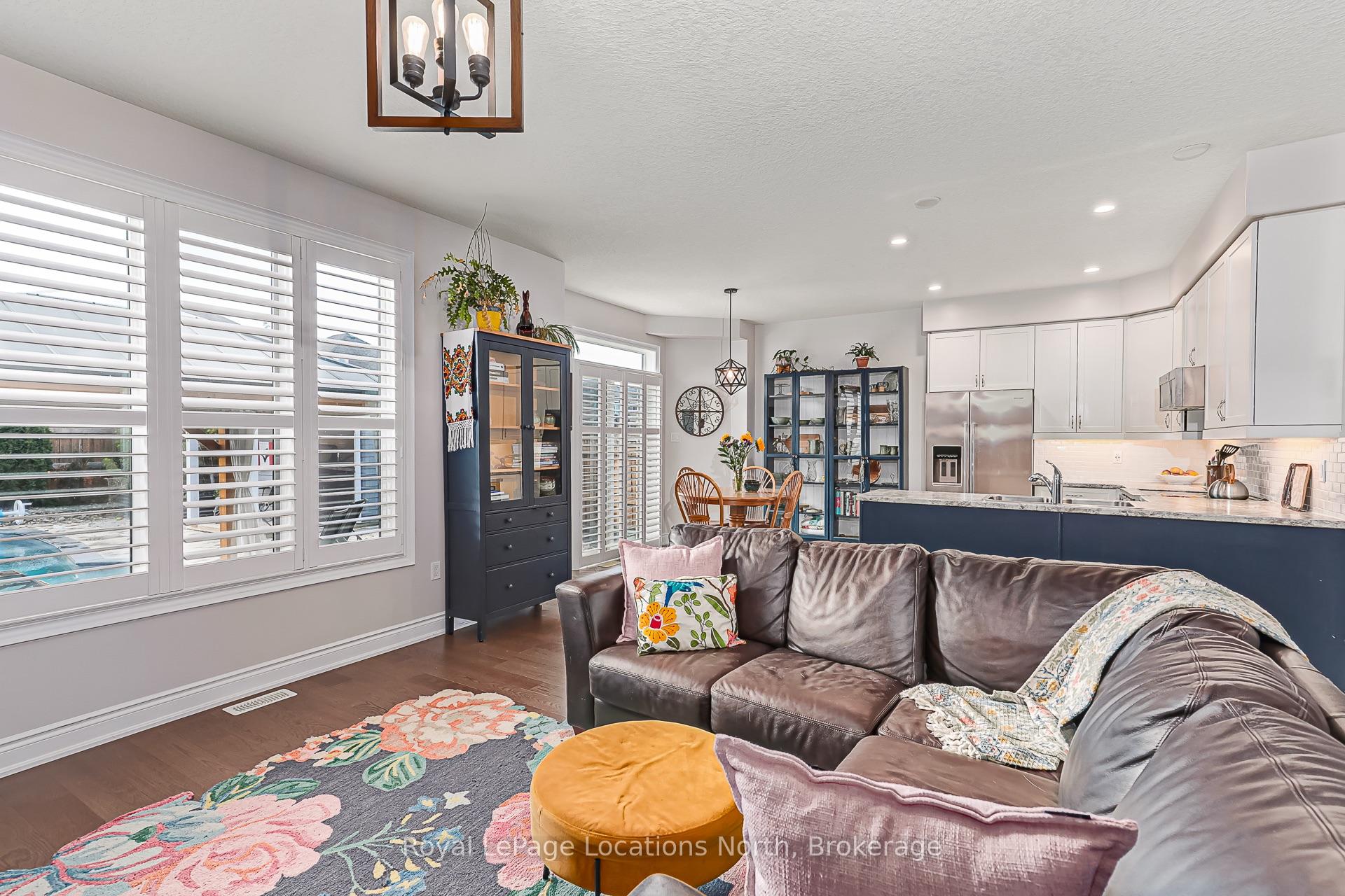 Photo 13 of 182 Findlay Drive, Collingwood — HOMEH