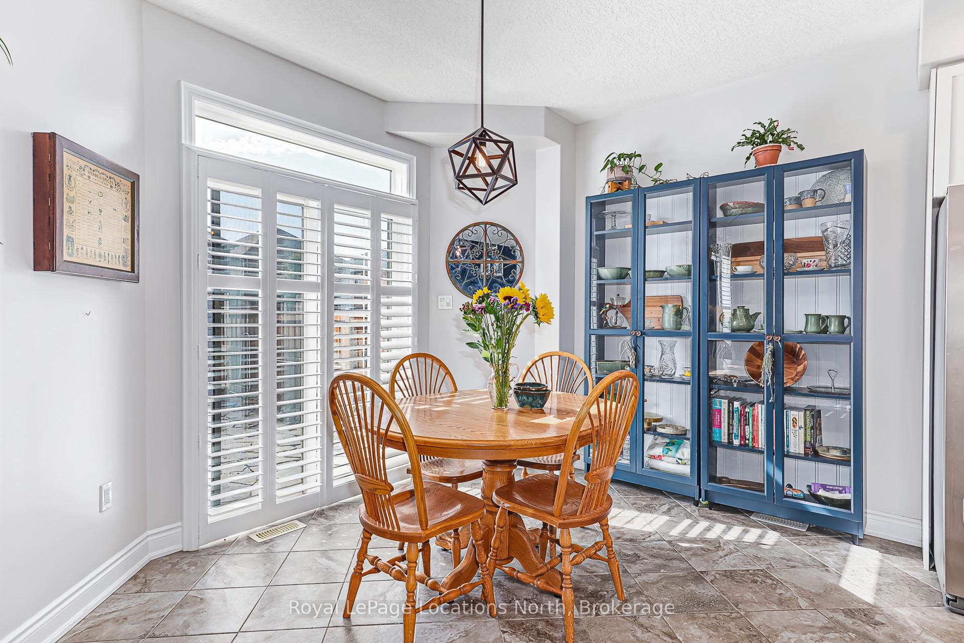Photo 16 of 182 Findlay Drive, Collingwood — HOMEH