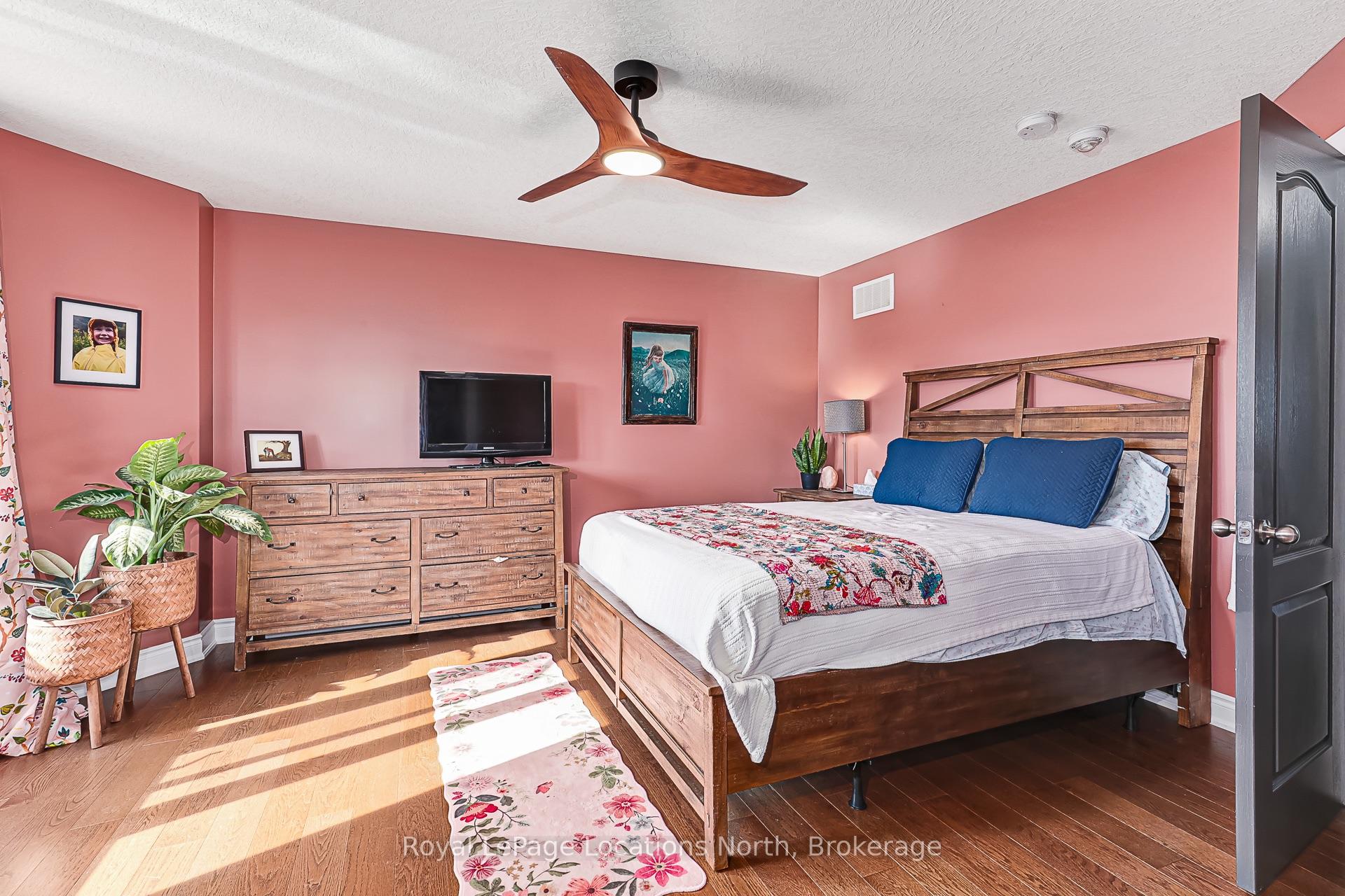 Photo 20 of 182 Findlay Drive, Collingwood — HOMEH