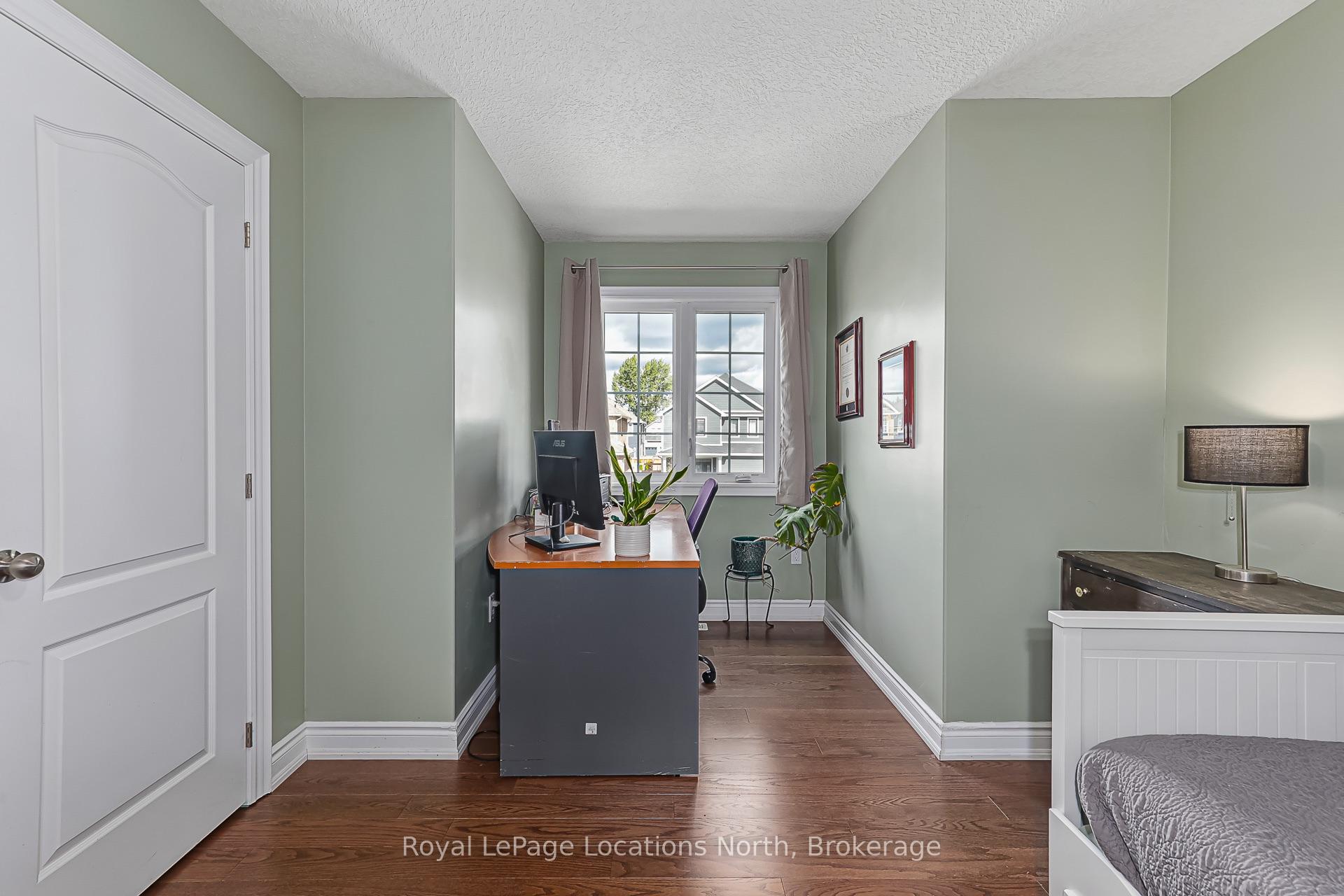 Photo 24 of 182 Findlay Drive, Collingwood — HOMEH