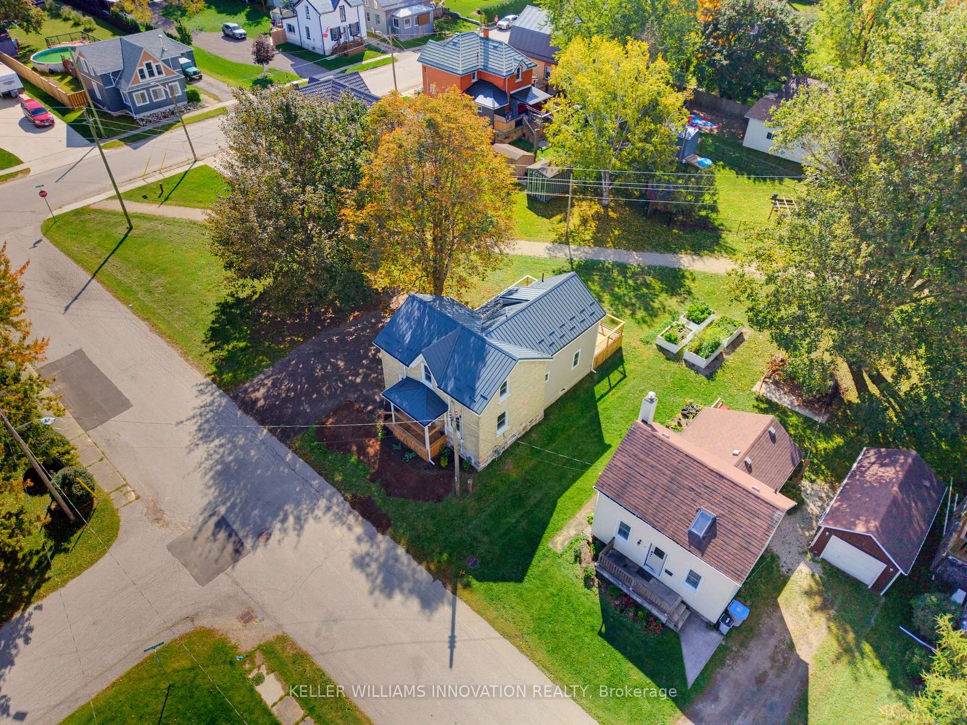 Photo 2 of 5 Macbeth Street, Perth East, Milverton — HOMEH