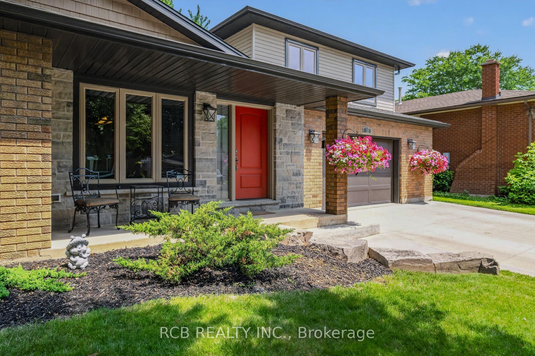 Photo 5 of 18 Max Webster Road, Brantford, Lynden Hills — HOMEH