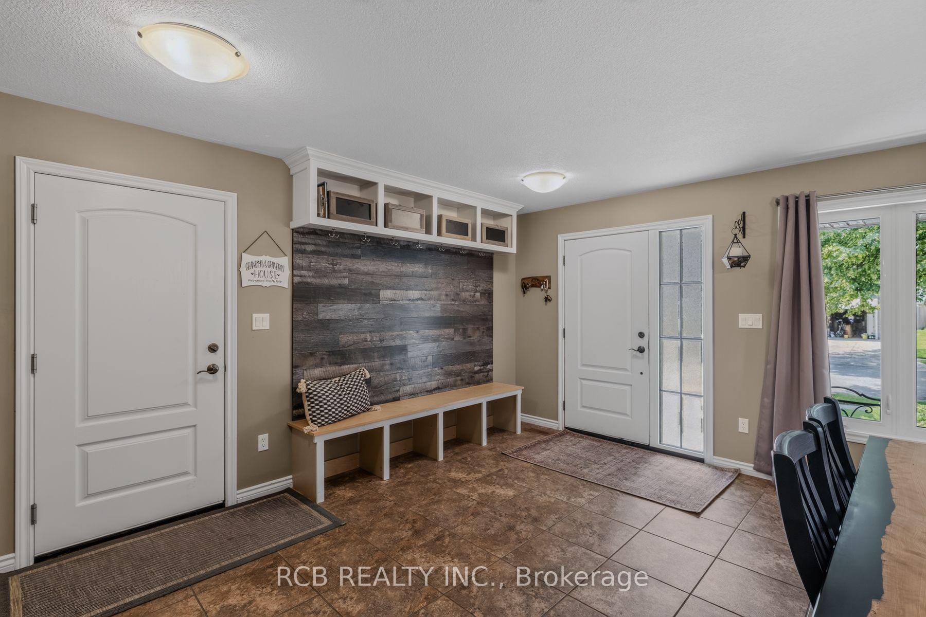 Photo 7 of 18 Max Webster Road, Brantford, Lynden Hills — HOMEH