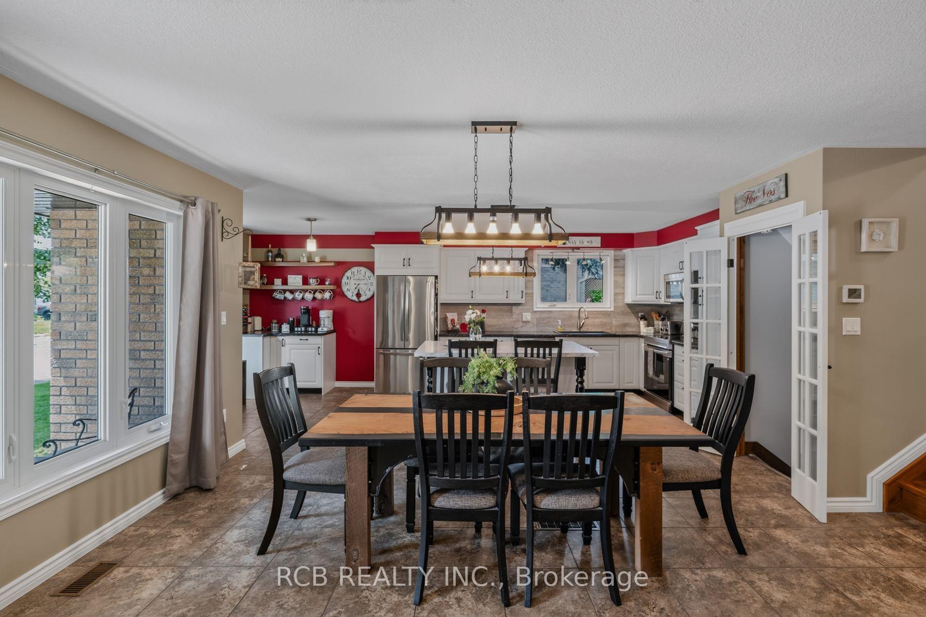 Photo 9 of 18 Max Webster Road, Brantford, Lynden Hills — HOMEH