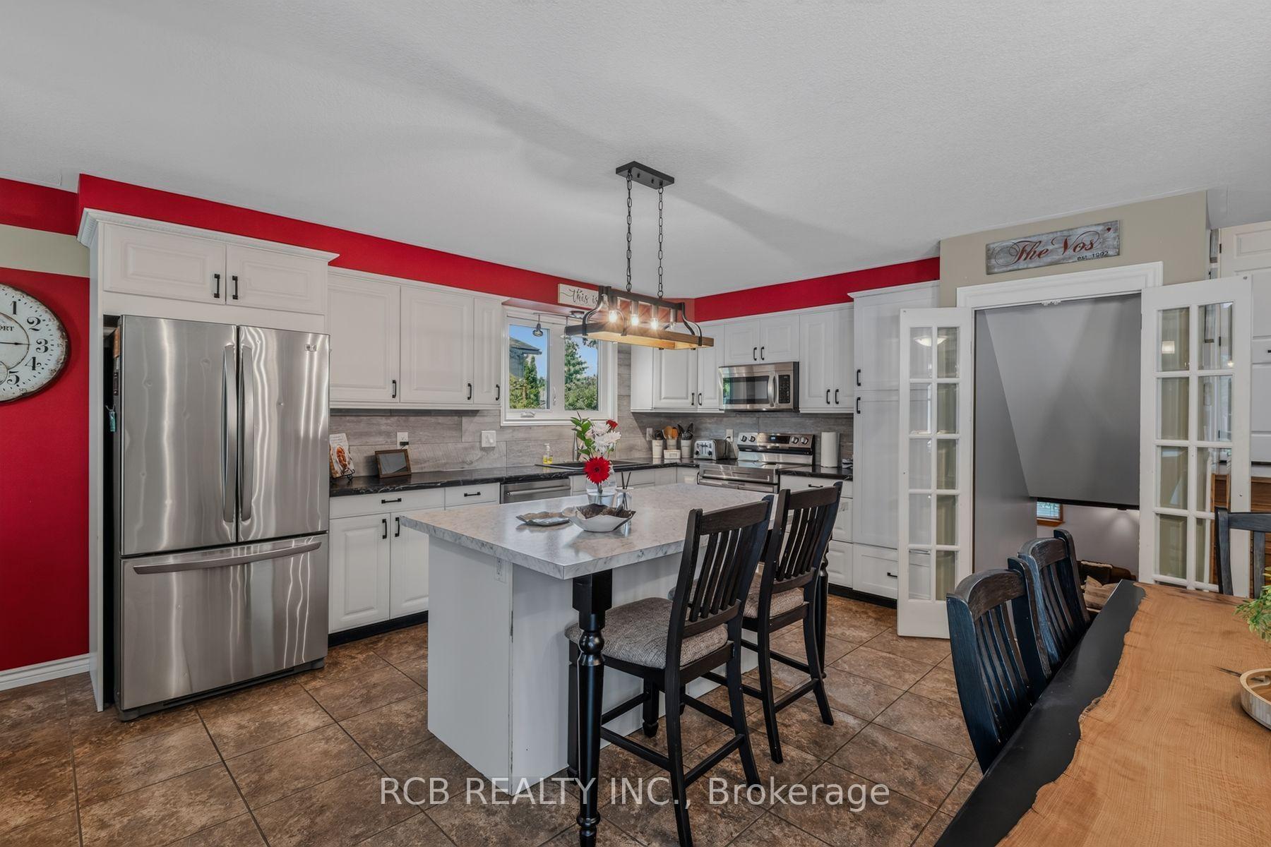 Photo 11 of 18 Max Webster Road, Brantford, Lynden Hills — HOMEH