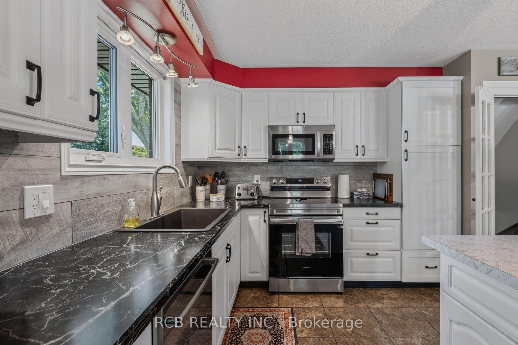 Photo 15 of 18 Max Webster Road, Brantford, Lynden Hills — HOMEH