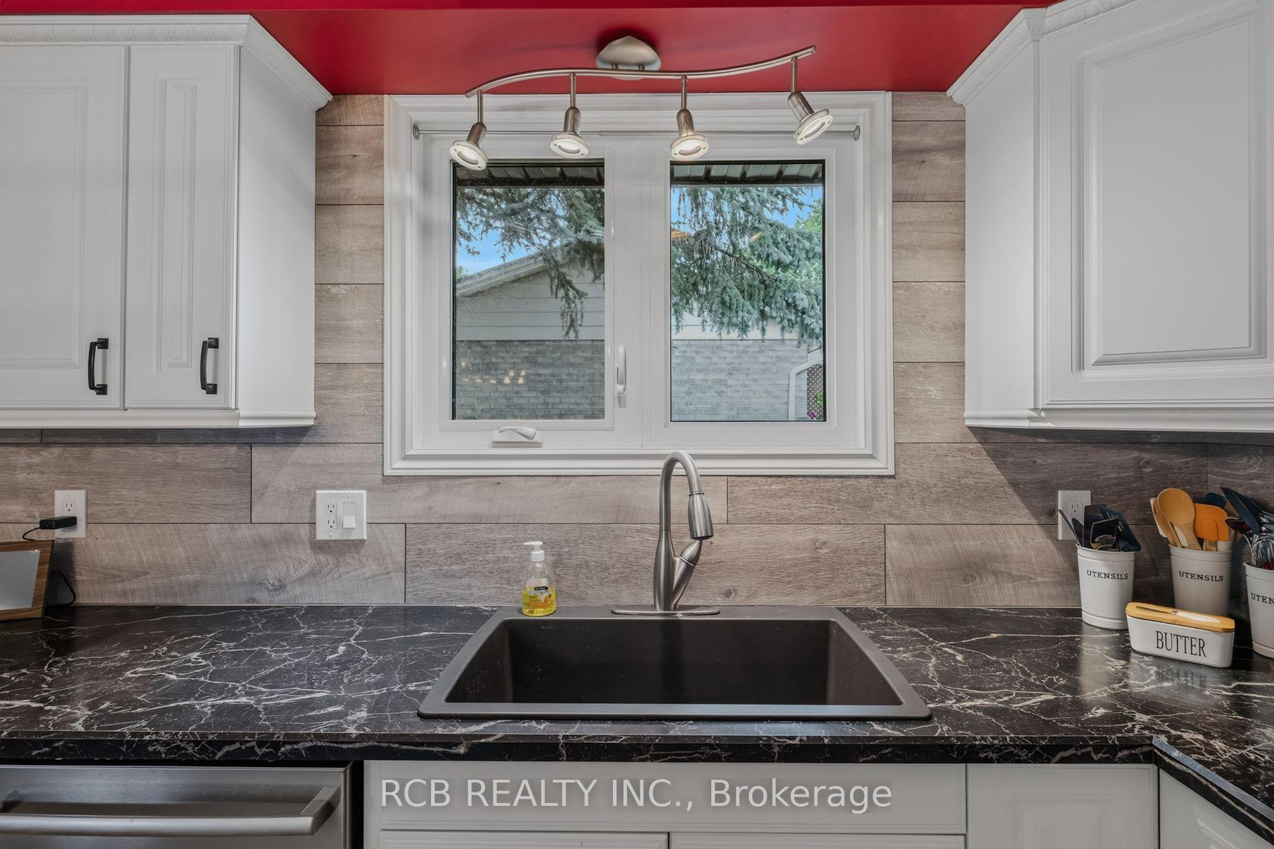 Photo 16 of 18 Max Webster Road, Brantford, Lynden Hills — HOMEH