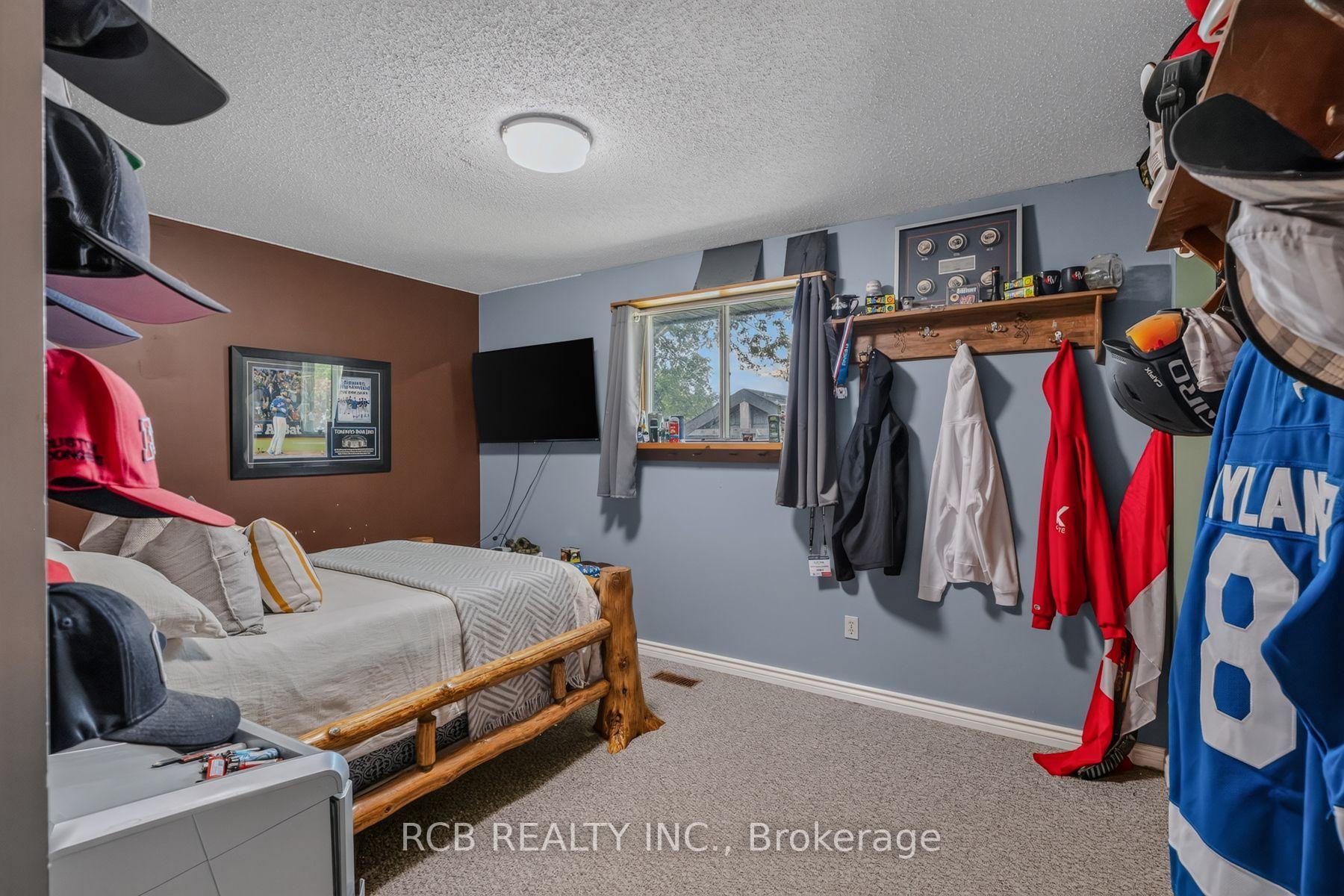 Photo 26 of 18 Max Webster Road, Brantford, Lynden Hills — HOMEH