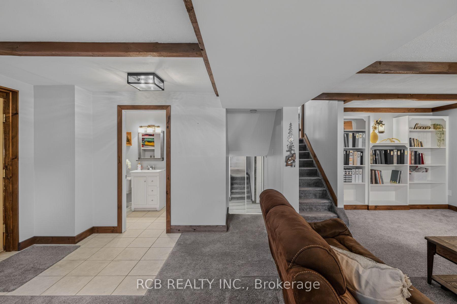Photo 32 of 18 Max Webster Road, Brantford, Lynden Hills — HOMEH