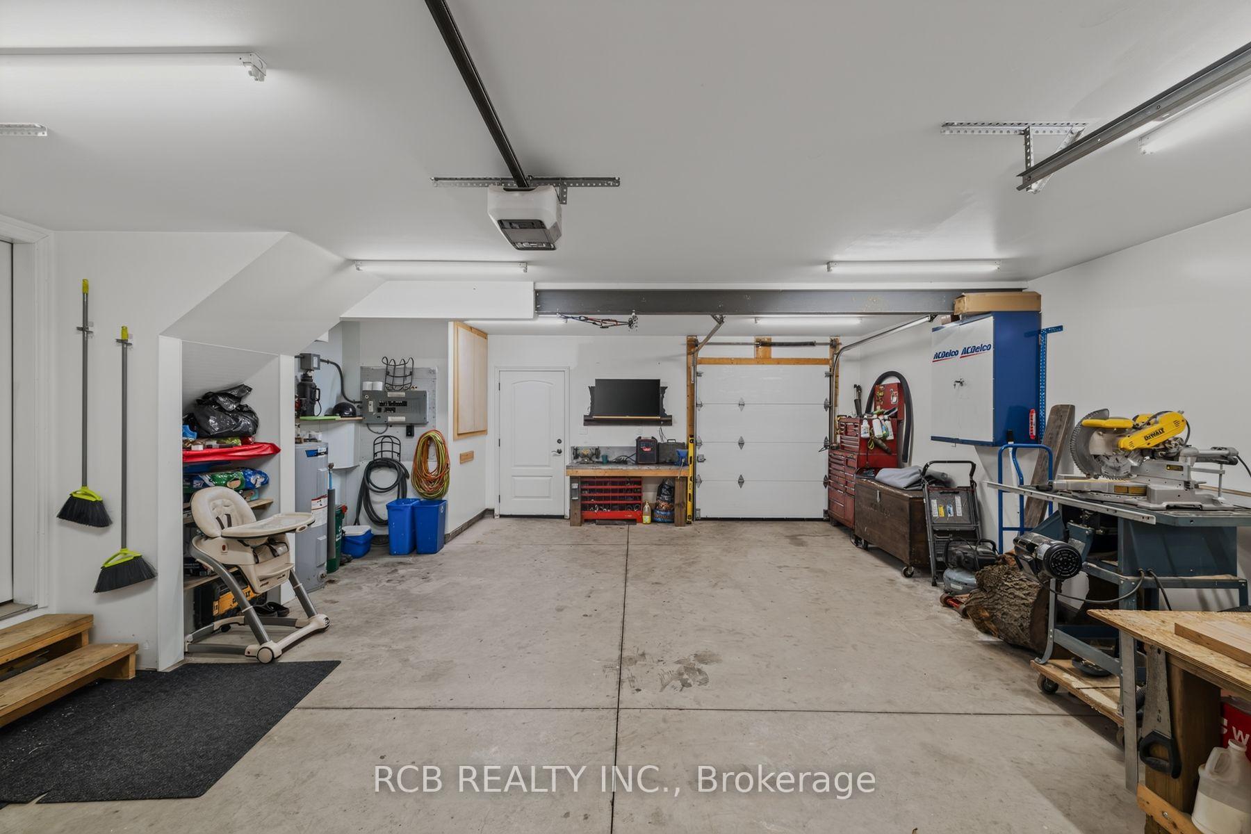 Photo 38 of 18 Max Webster Road, Brantford, Lynden Hills — HOMEH