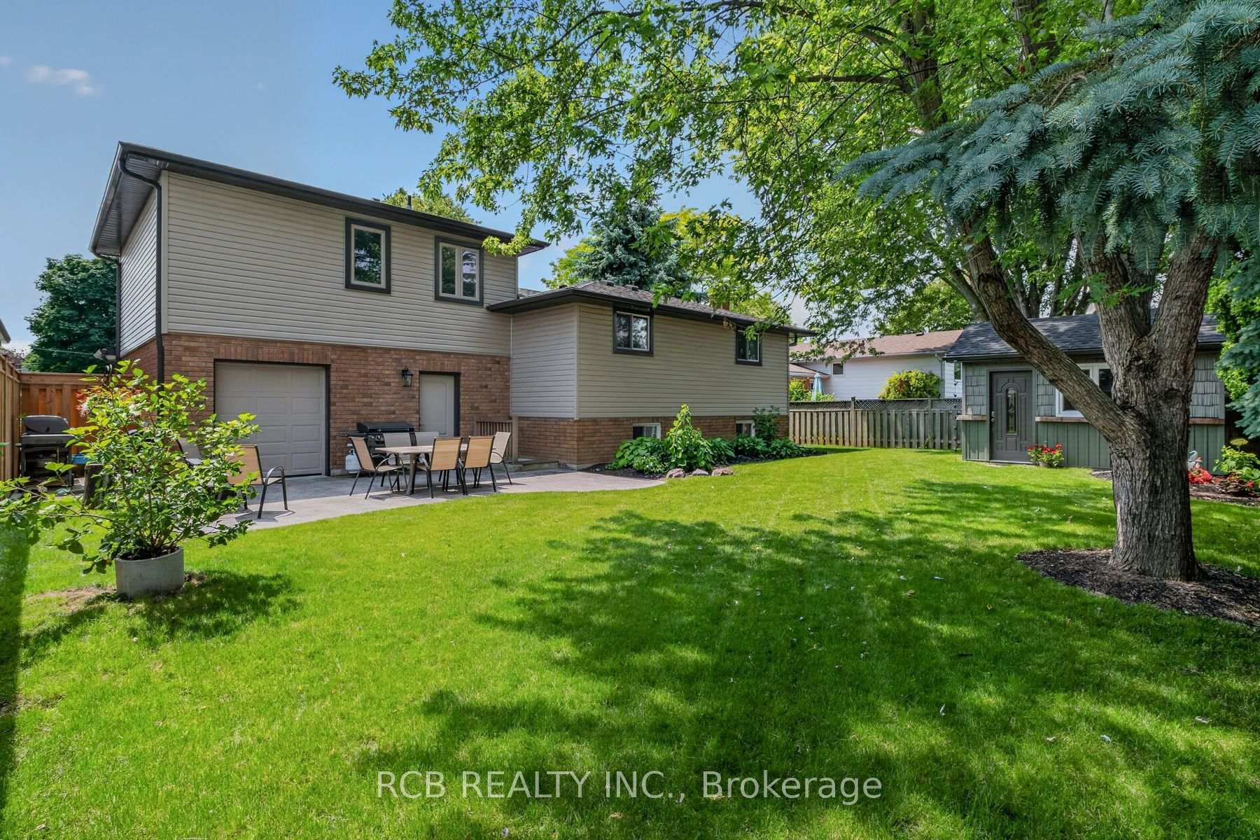 Photo 40 of 18 Max Webster Road, Brantford, Lynden Hills — HOMEH