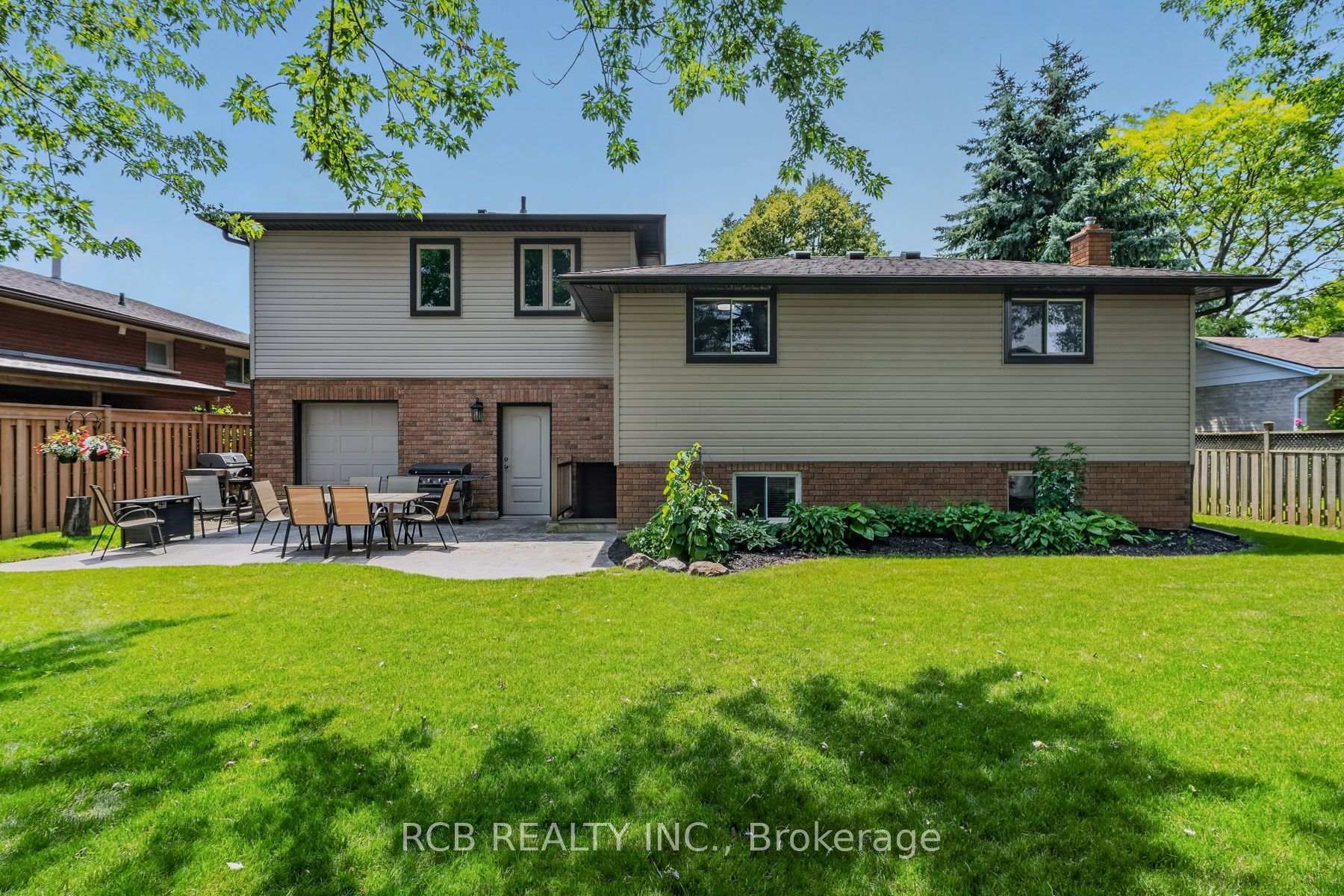 Photo 42 of 18 Max Webster Road, Brantford, Lynden Hills — HOMEH
