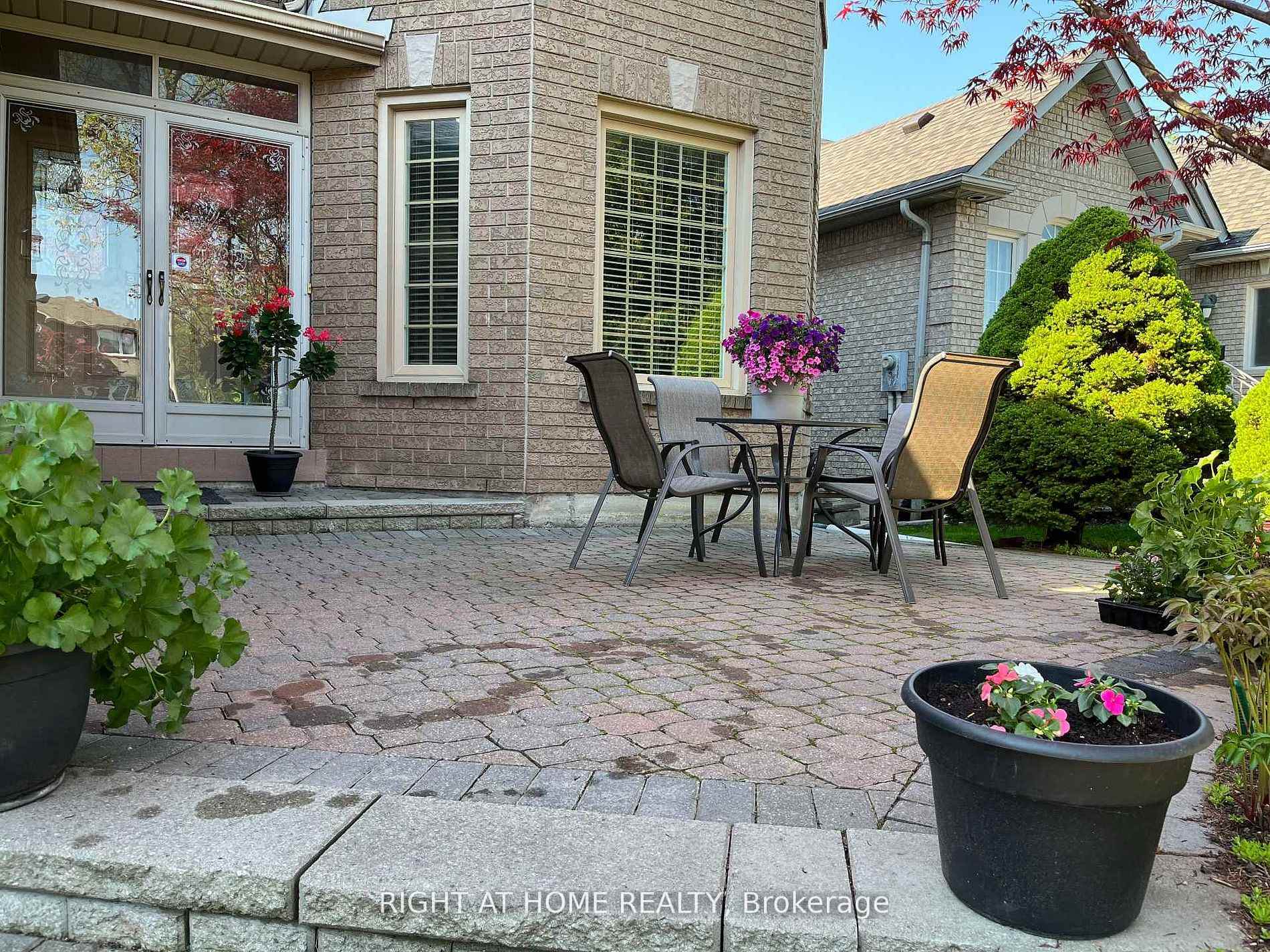 Photo 5 of 27 Addison Street, Richmond Hill, North Richvale — HOMEH