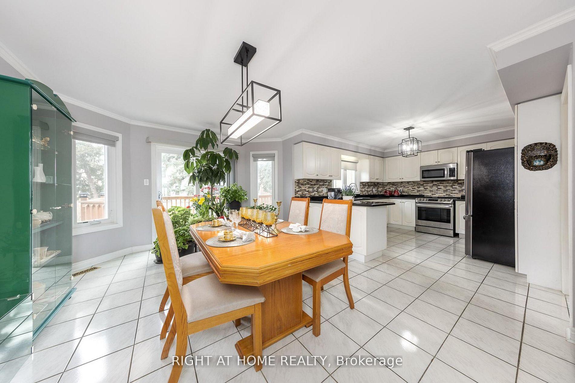 Photo 15 of 27 Addison Street, Richmond Hill, North Richvale — HOMEH