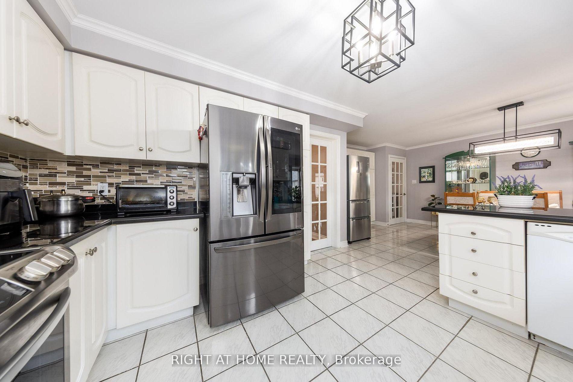 Photo 18 of 27 Addison Street, Richmond Hill, North Richvale — HOMEH