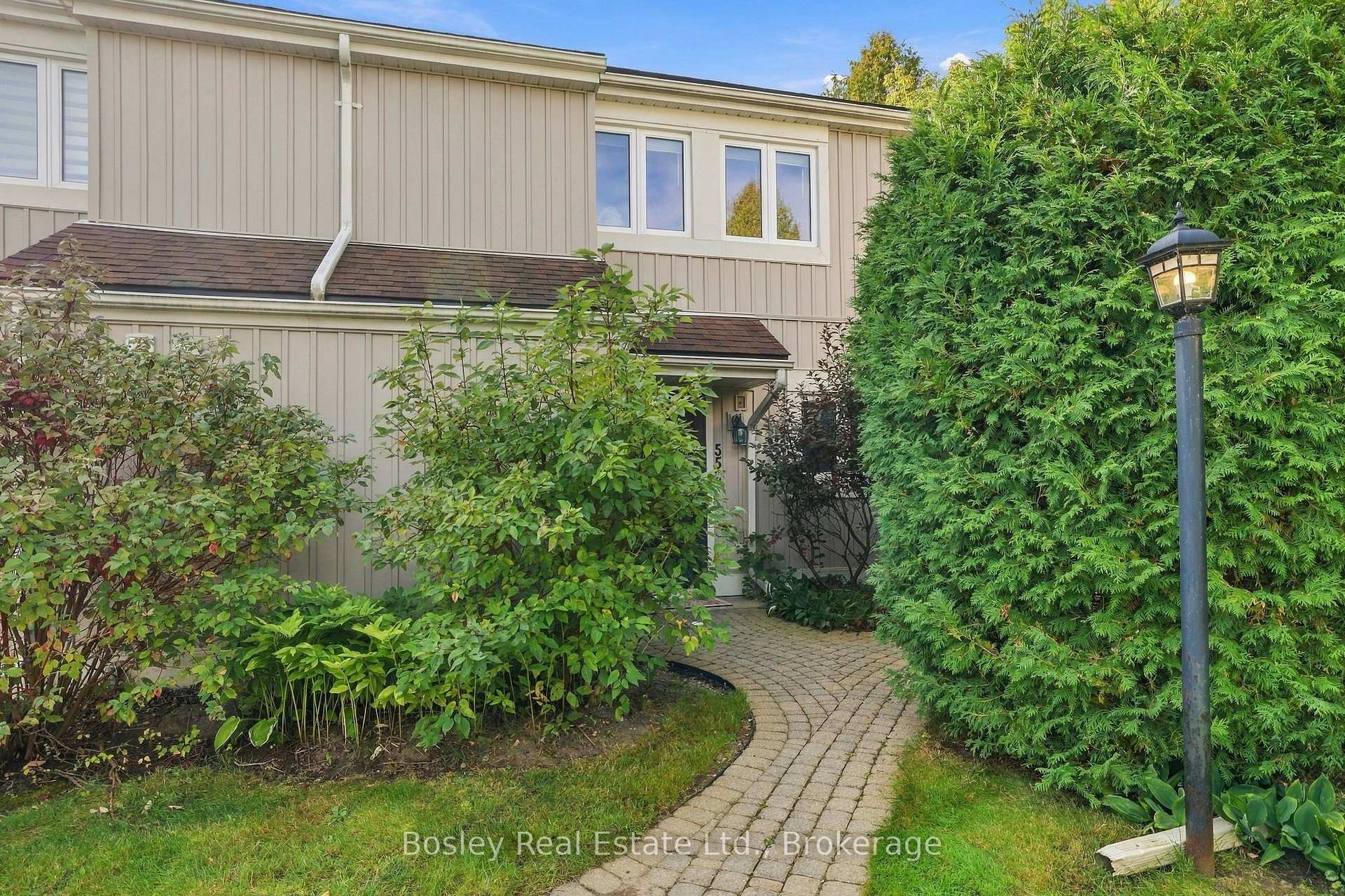 Photo 3 of 552 Oxbow Crescent, Collingwood — HOMEH