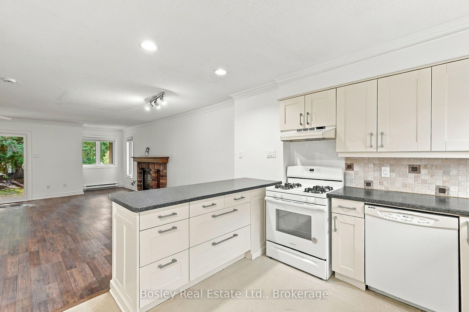 Photo 7 of 552 Oxbow Crescent, Collingwood — HOMEH