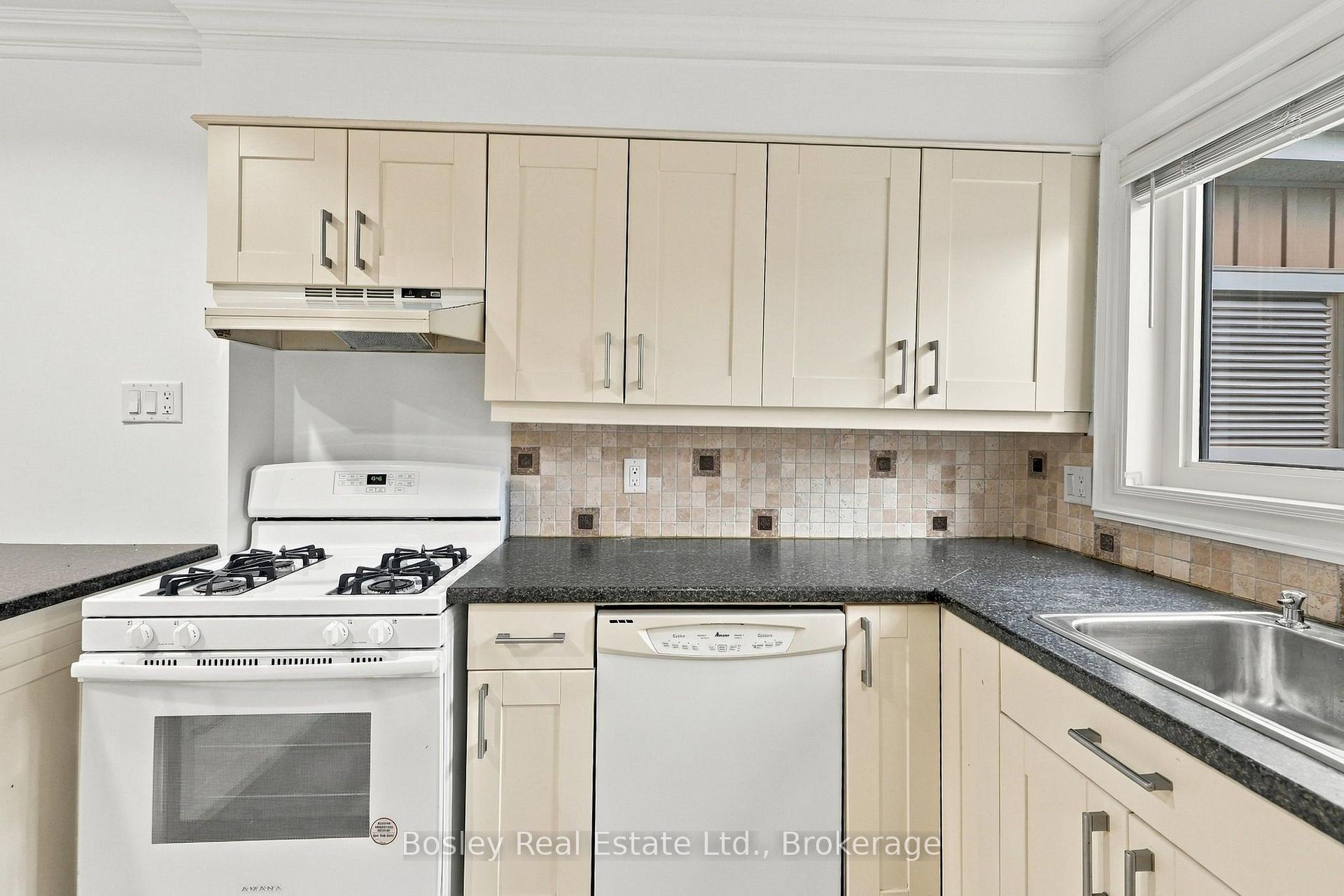 Photo 9 of 552 Oxbow Crescent, Collingwood — HOMEH