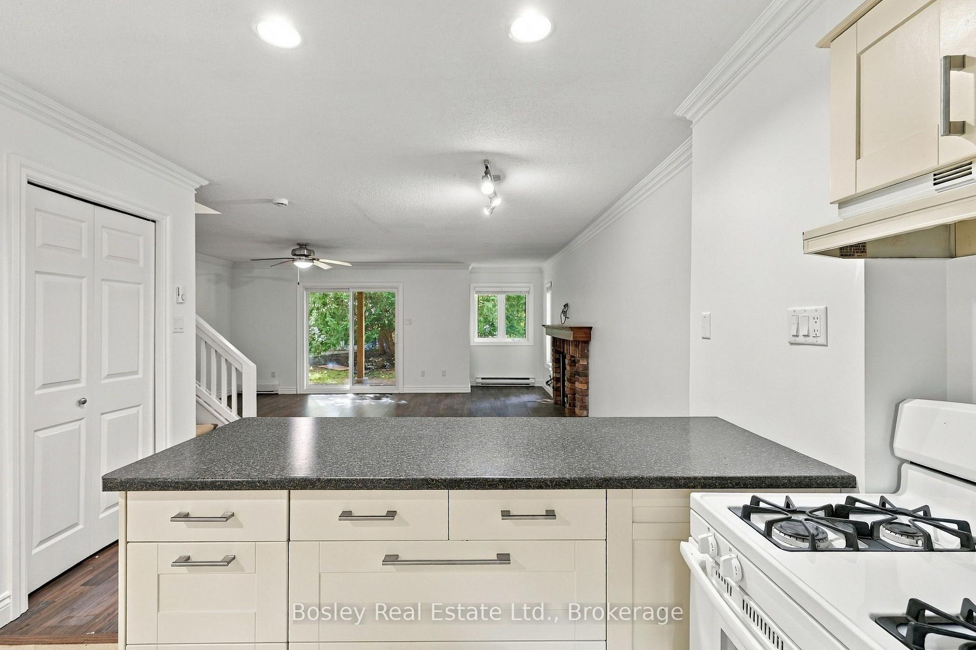 Photo 12 of 552 Oxbow Crescent, Collingwood — HOMEH