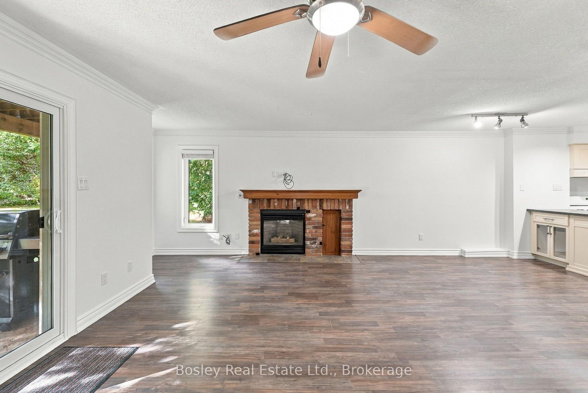 Photo 16 of 552 Oxbow Crescent, Collingwood — HOMEH