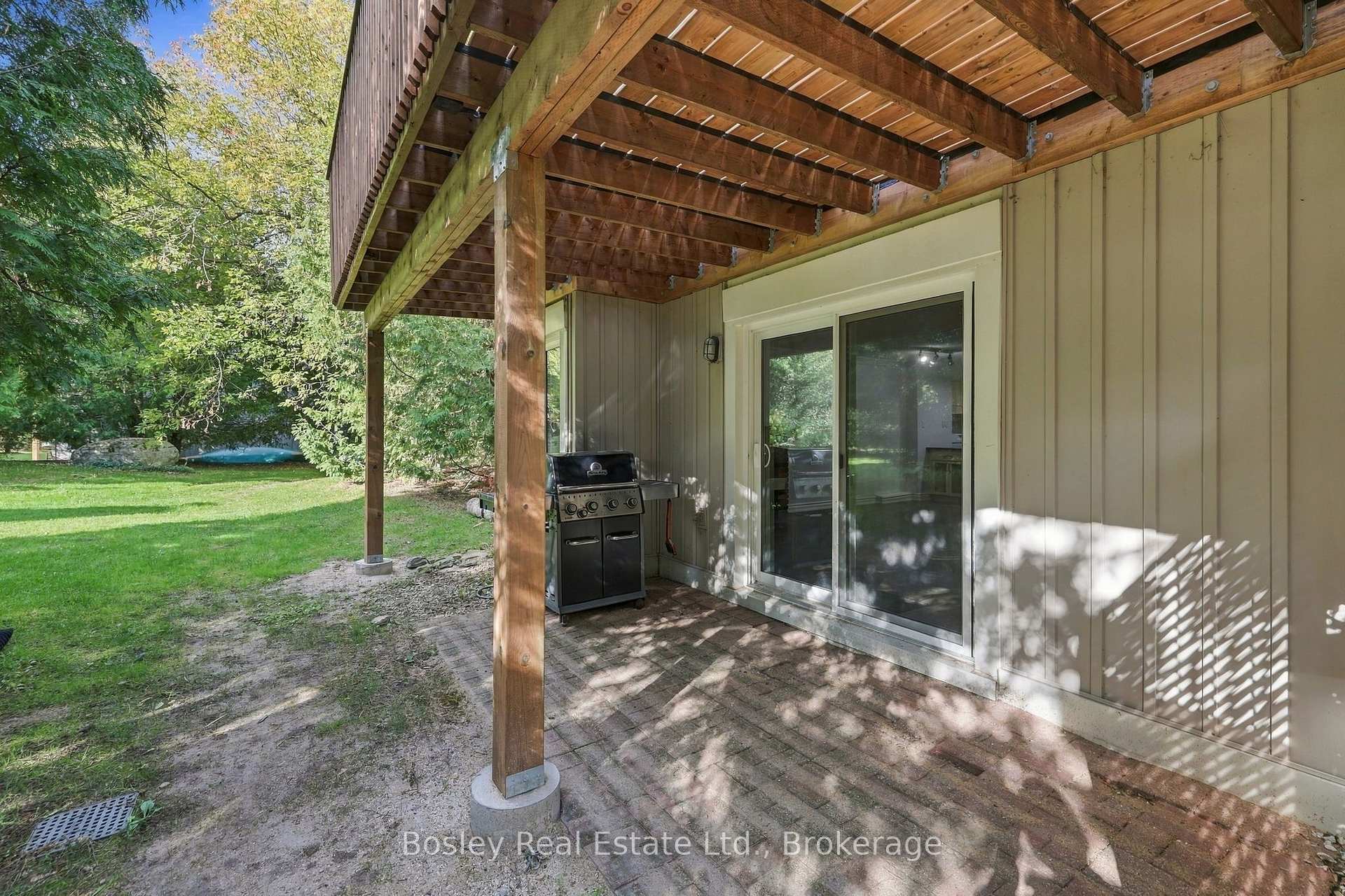 Photo 21 of 552 Oxbow Crescent, Collingwood — HOMEH