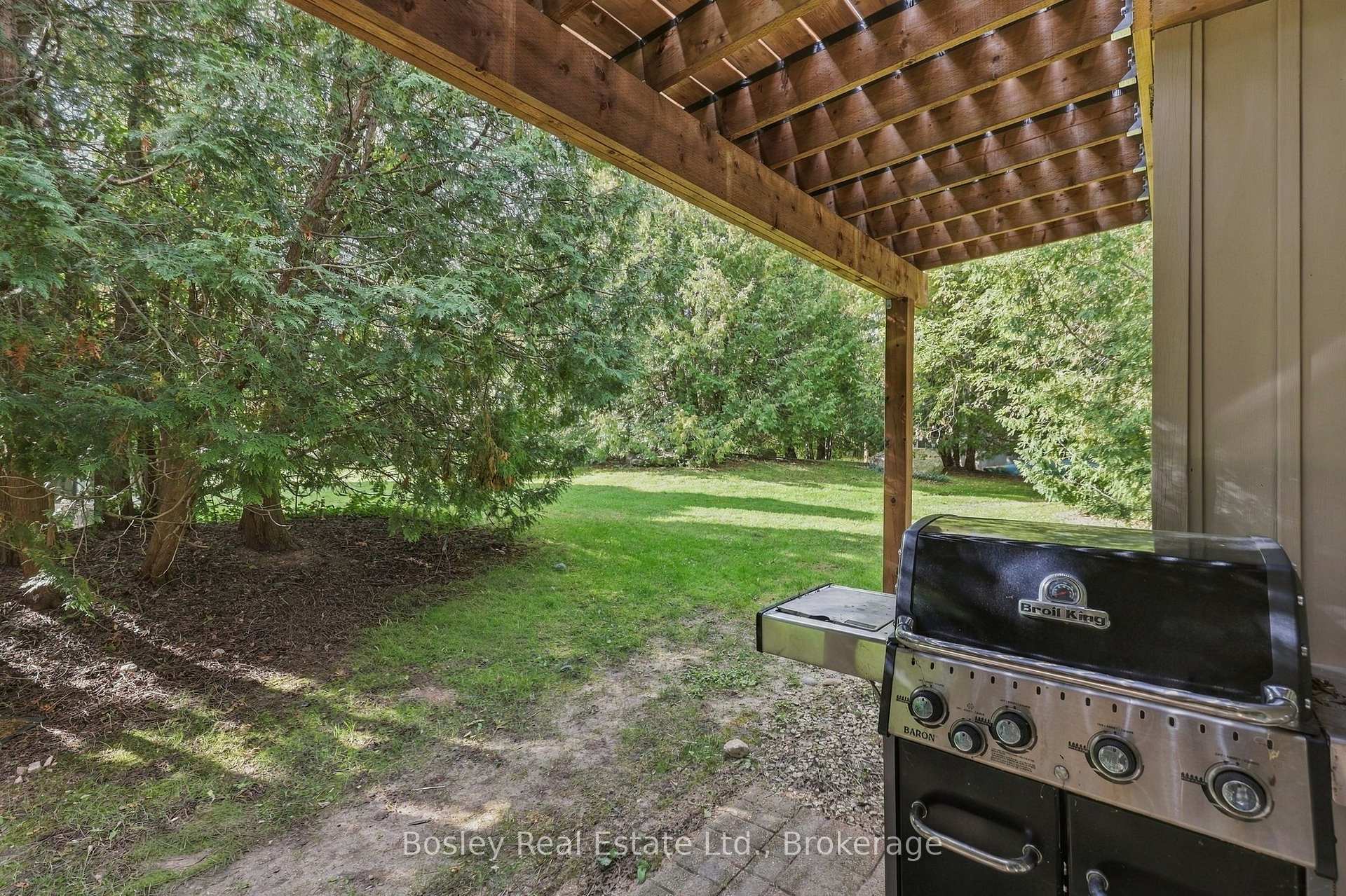 Photo 22 of 552 Oxbow Crescent, Collingwood — HOMEH