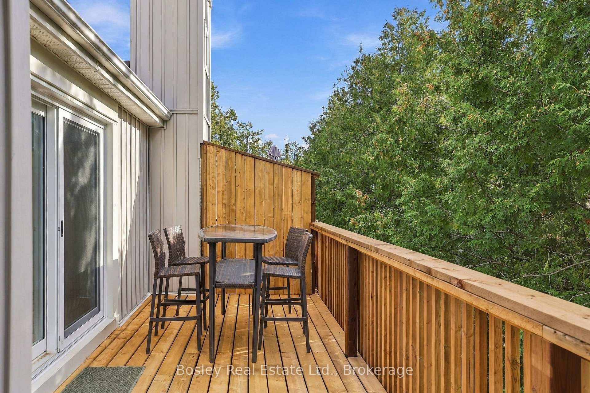 Photo 33 of 552 Oxbow Crescent, Collingwood — HOMEH