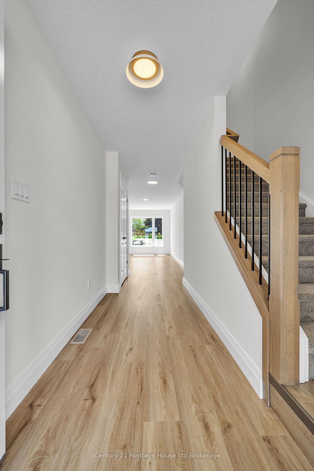 Photo 3 of 52 Park Row, Woodstock, Woodstock - South — HOMEH