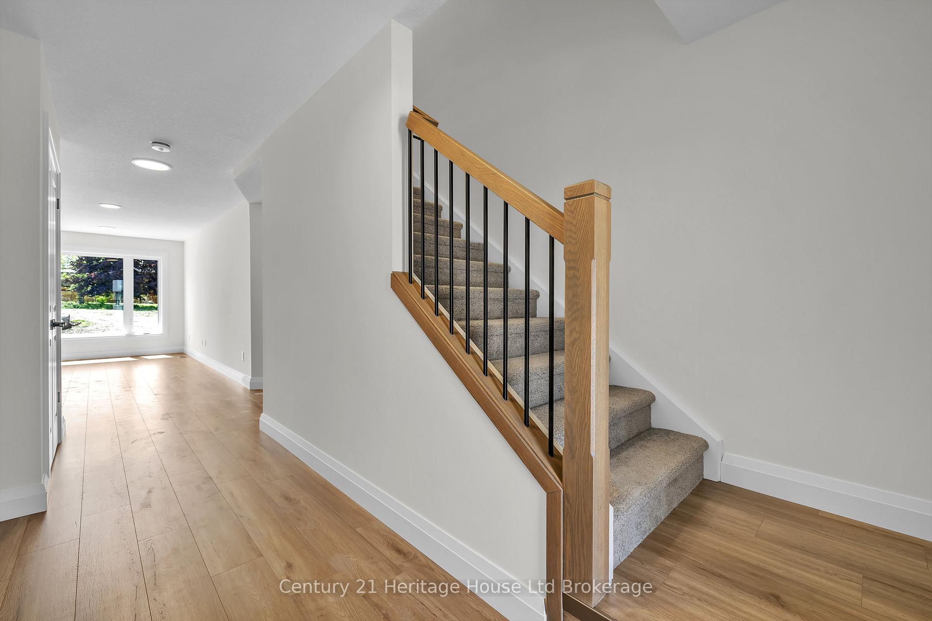 Photo 2 of 54 Park Row, Woodstock, Woodstock - South — HOMEH