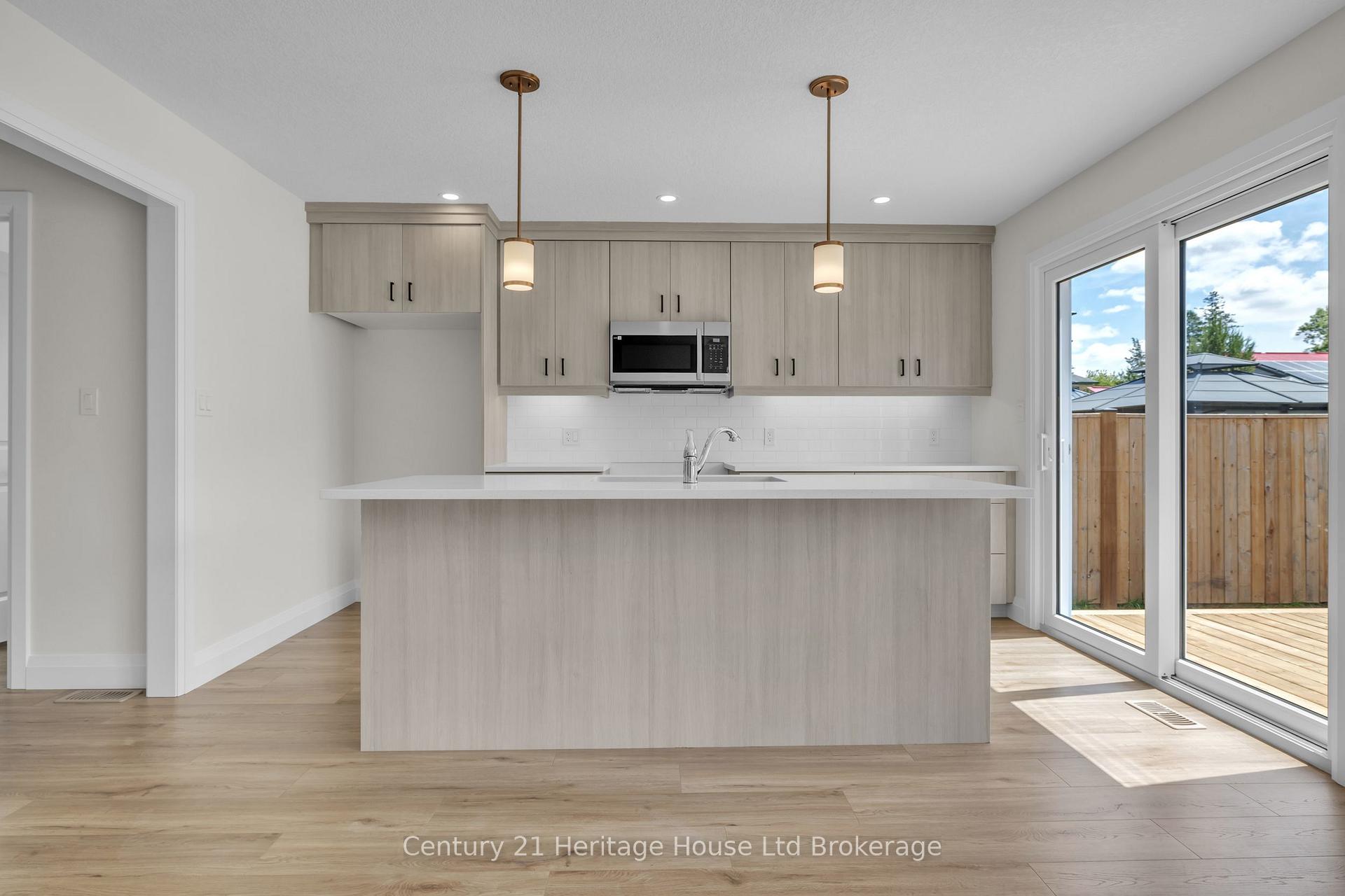 Photo 4 of 54 Park Row, Woodstock, Woodstock - South — HOMEH