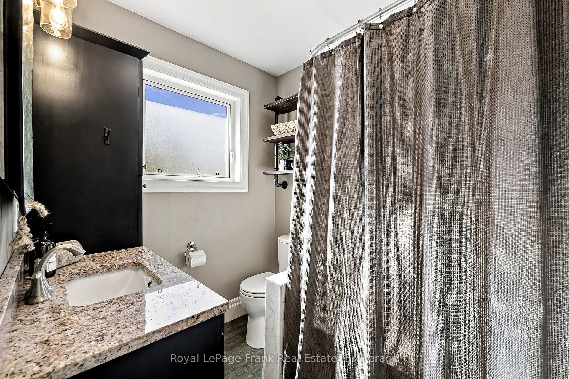Photo 25 of 170 7A Highway, Kawartha Lakes, Manvers — HOMEH