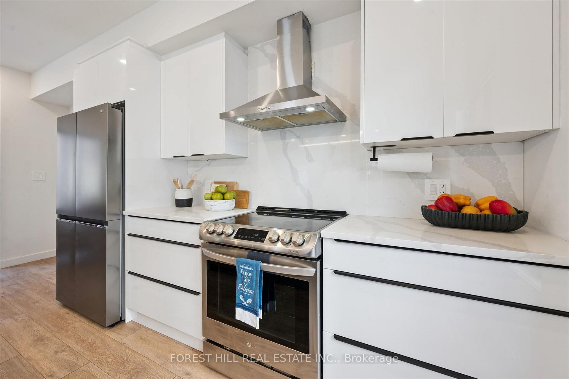 Photo 13 of 121 Park Street, Kitchener, Cherry Hill — HOMEH