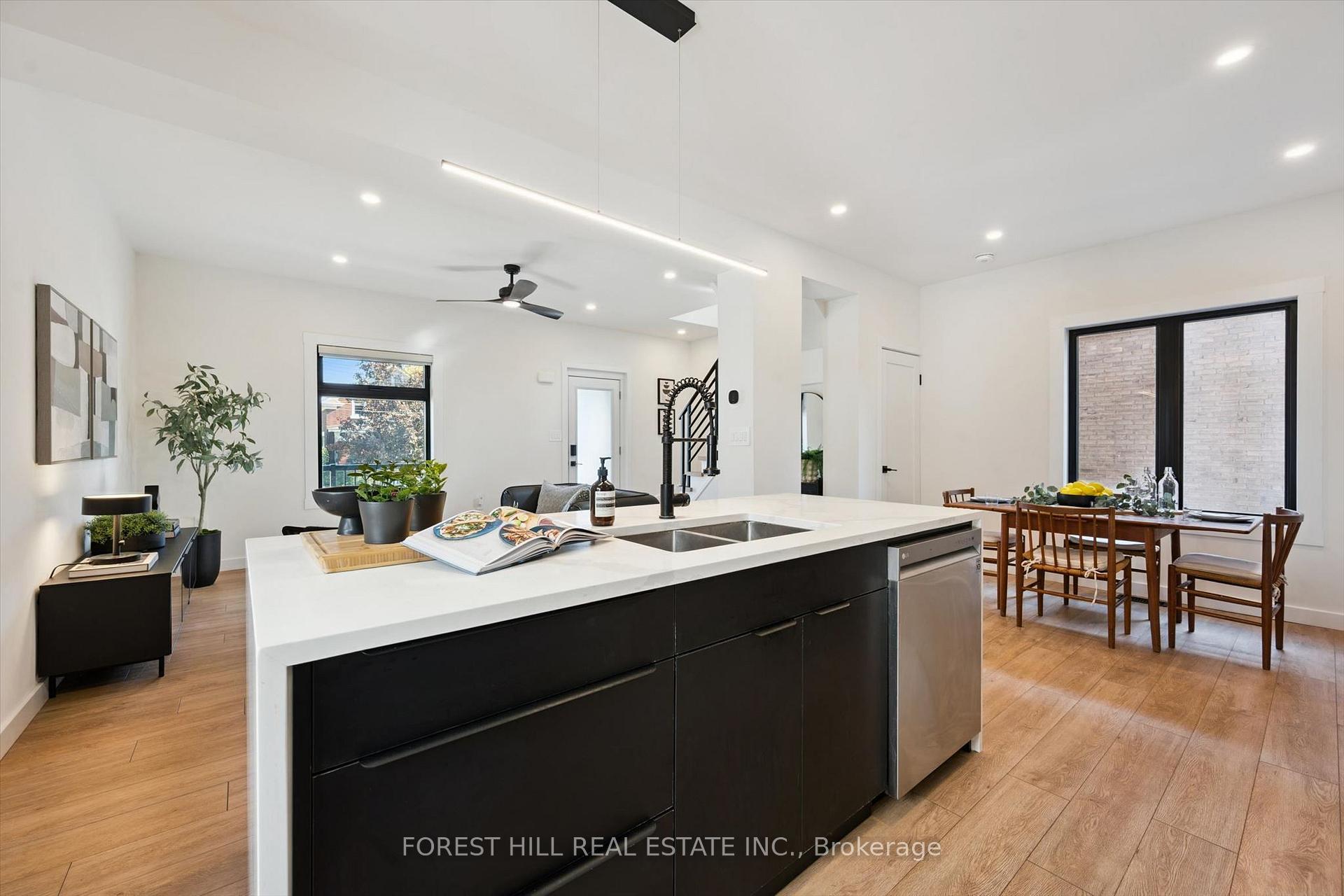 Photo 14 of 121 Park Street, Kitchener, Cherry Hill — HOMEH