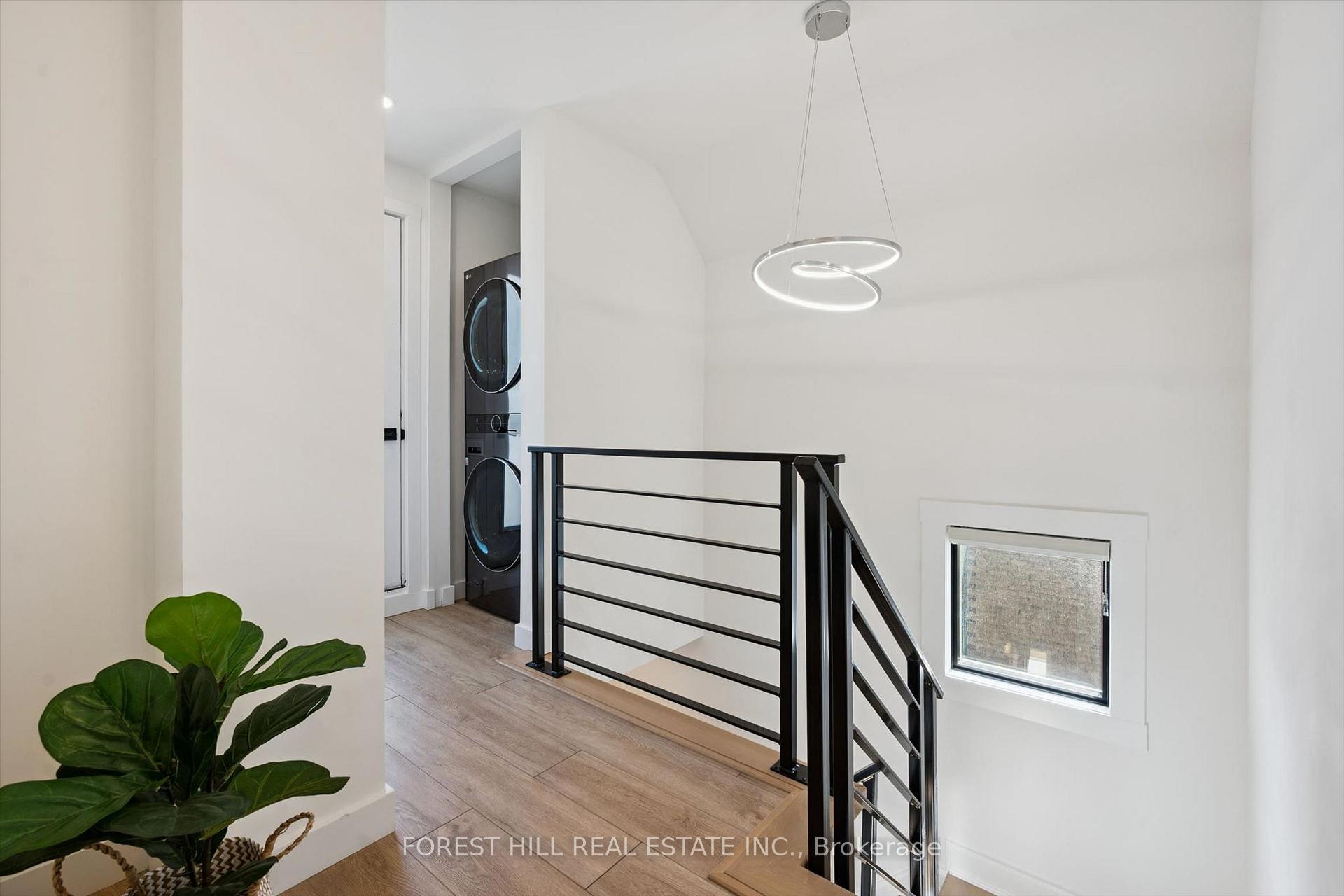Photo 16 of 121 Park Street, Kitchener, Cherry Hill — HOMEH