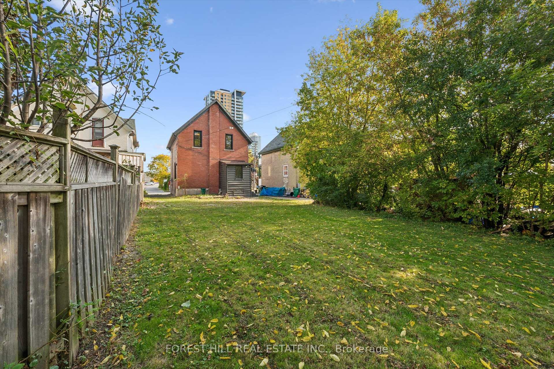 Photo 35 of 121 Park Street, Kitchener, Cherry Hill — HOMEH