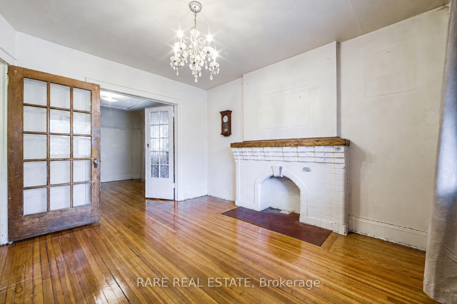 Photo 7 of 842 Shaw Street, Toronto, Dovercourt-Wallace Emerson-Junction — HOMEH