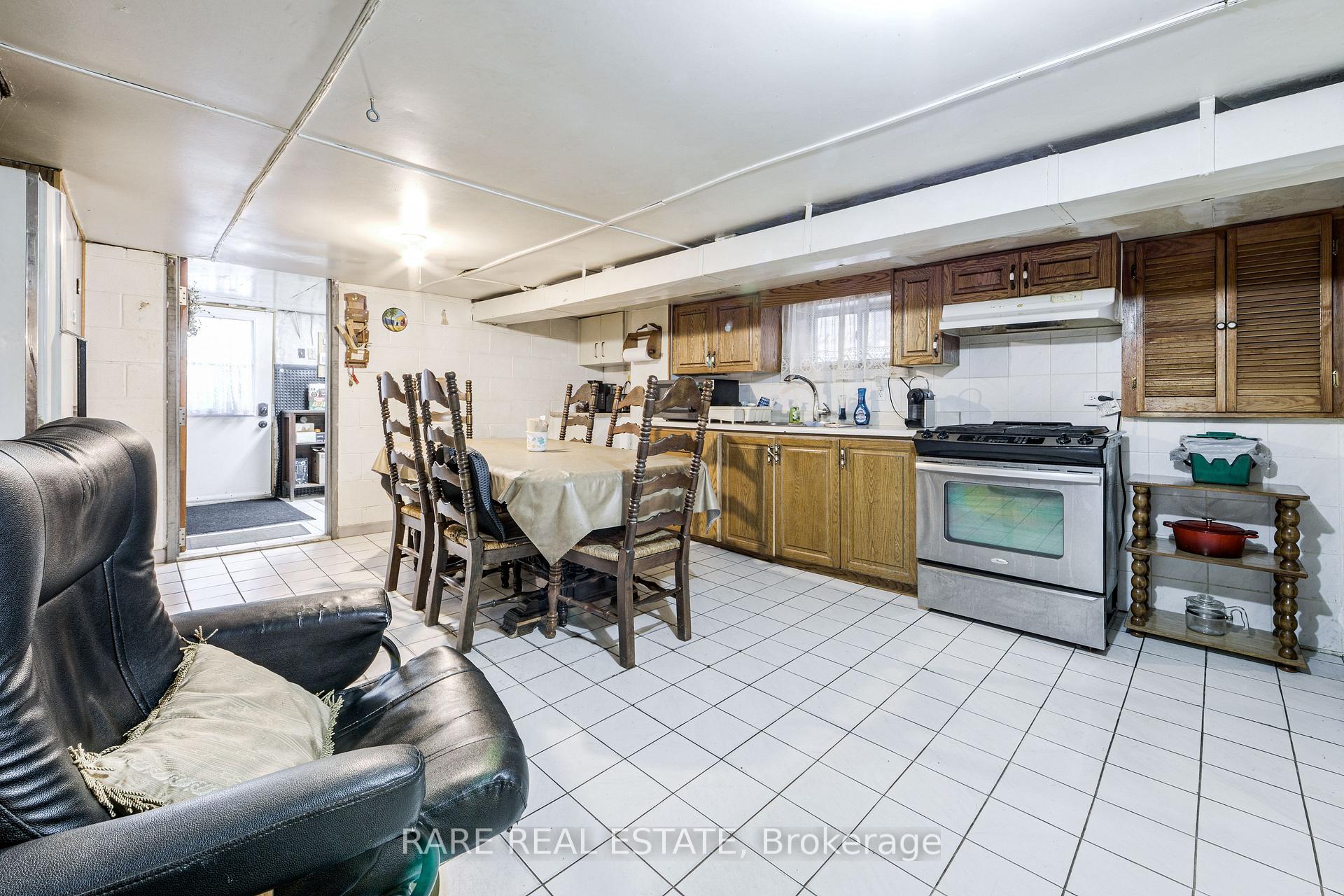 Photo 17 of 842 Shaw Street, Toronto, Dovercourt-Wallace Emerson-Junction — HOMEH