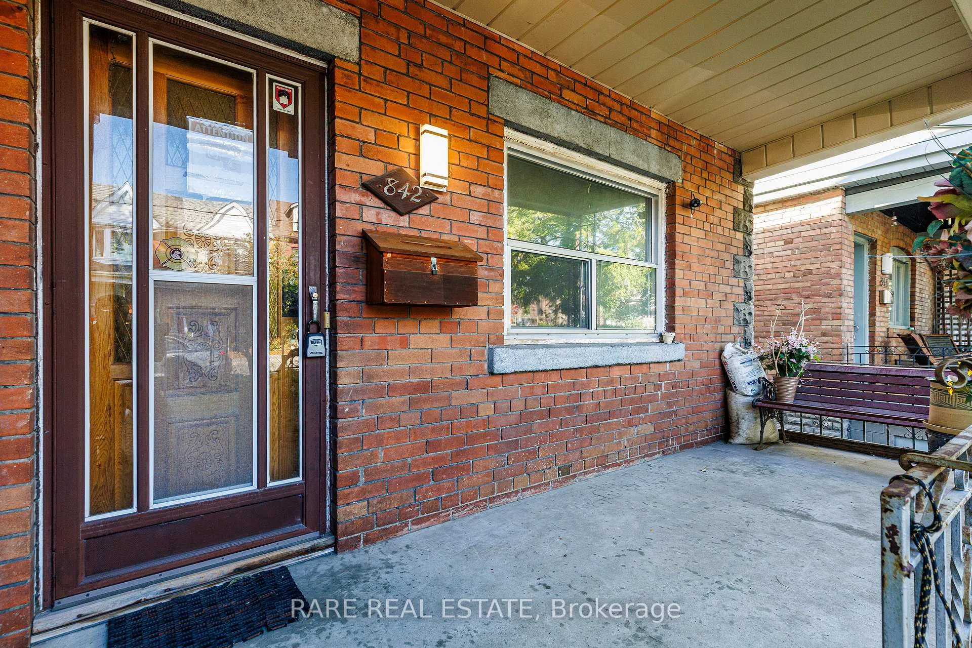 Photo 4 of 842 Shaw Street, Toronto, Dovercourt-Wallace Emerson-Junction — HOMEH
