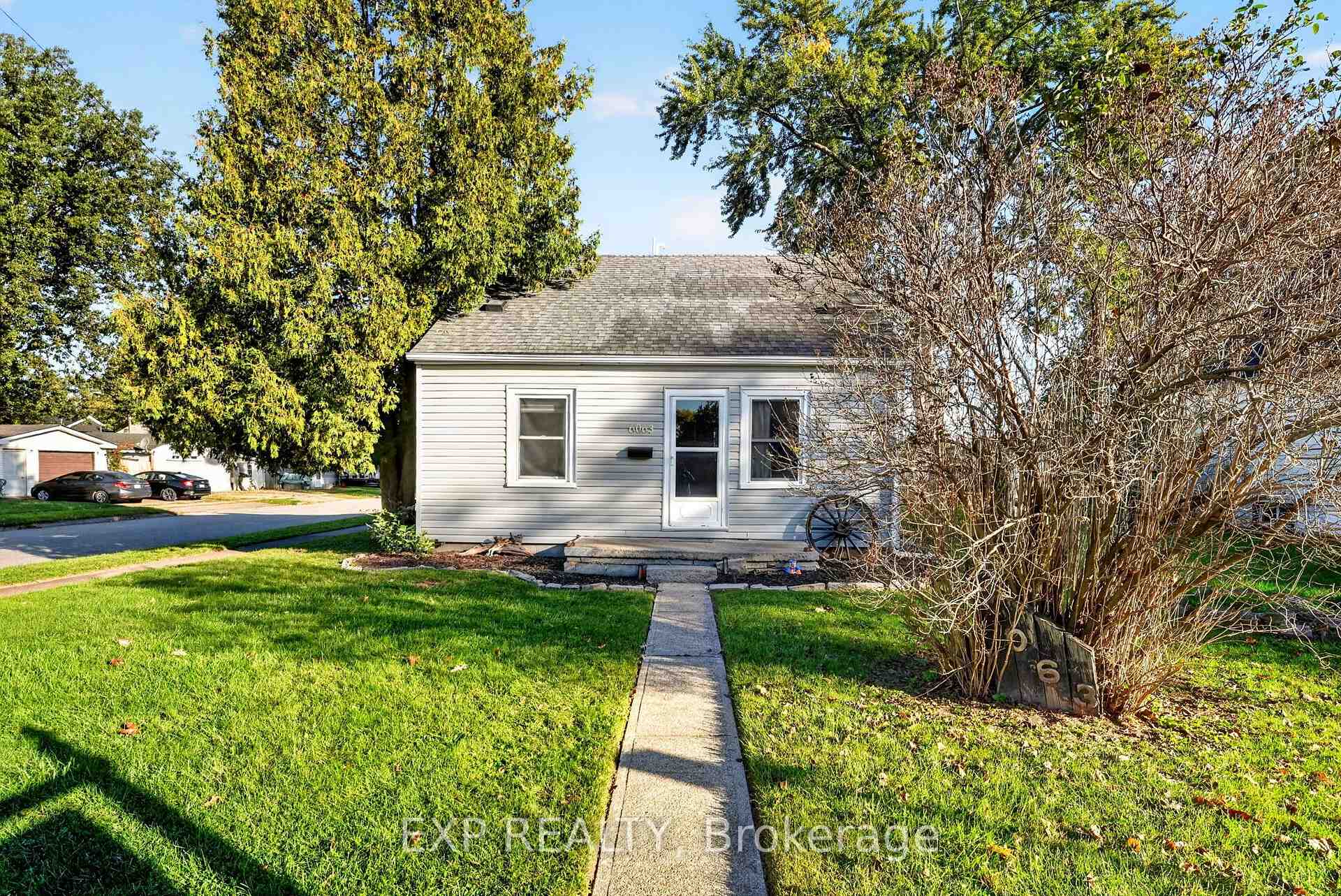 Photo 2 of 6063 Cadham Street, Niagara Falls, Arad/Fallsview — HOMEH