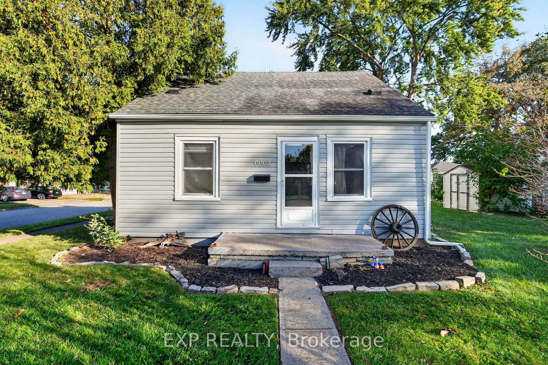 Photo 3 of 6063 Cadham Street, Niagara Falls, Arad/Fallsview — HOMEH