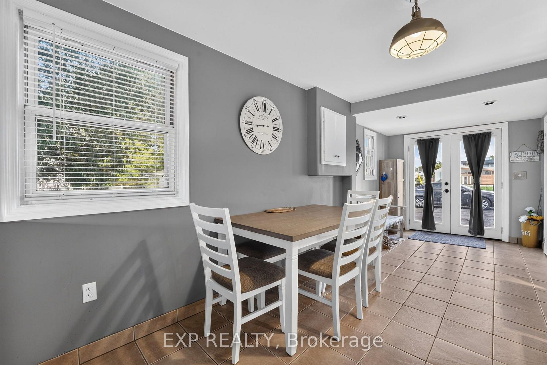 Photo 10 of 6063 Cadham Street, Niagara Falls, Arad/Fallsview — HOMEH