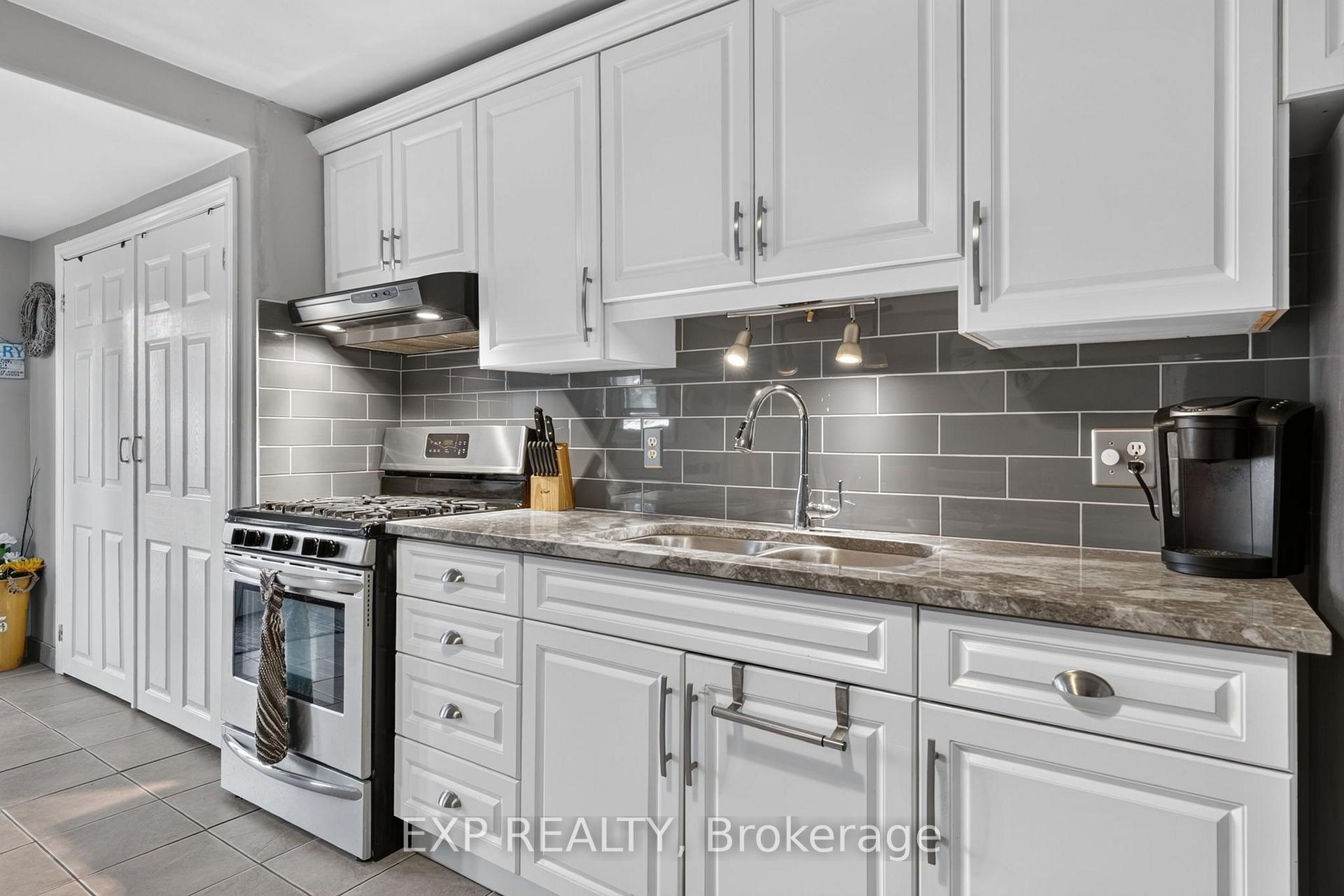 Photo 12 of 6063 Cadham Street, Niagara Falls, Arad/Fallsview — HOMEH
