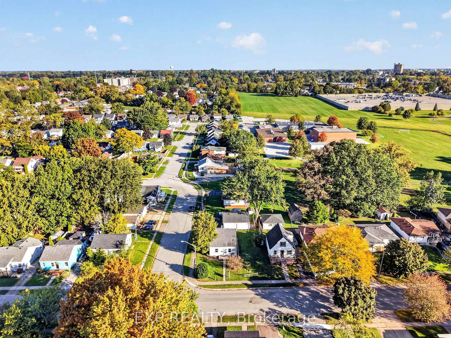 Photo 44 of 6063 Cadham Street, Niagara Falls, Arad/Fallsview — HOMEH
