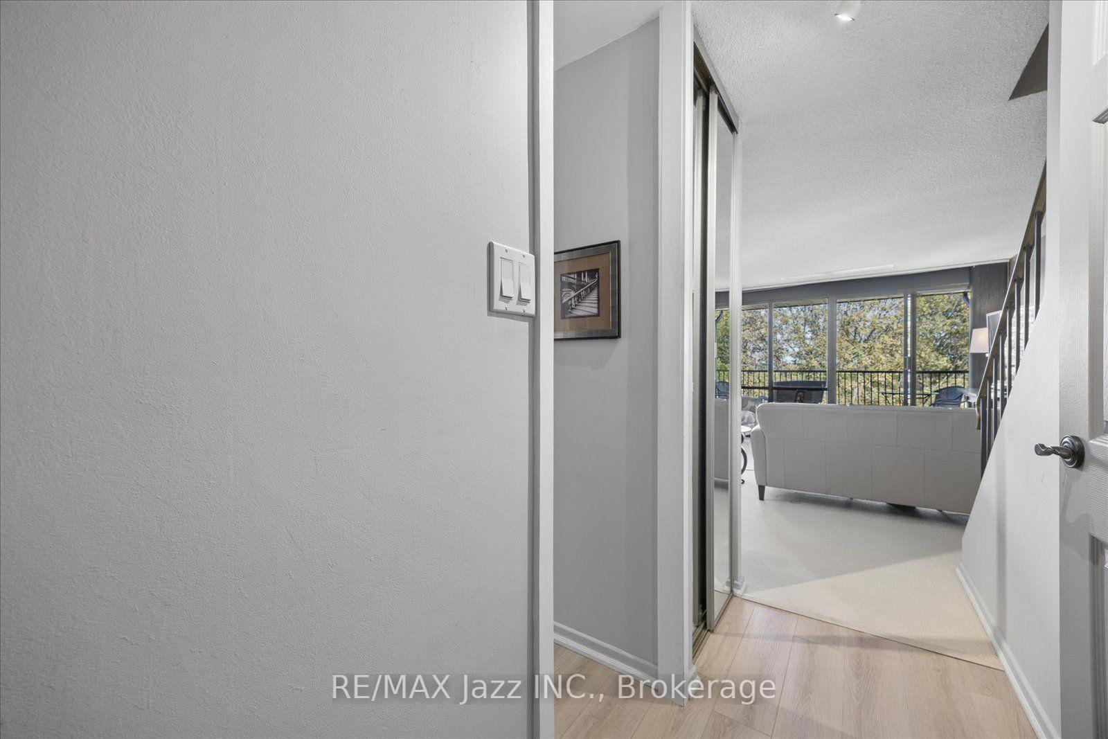 Photo 5 of Unit 405, 337 Simcoe Street N, Oshawa, O'Neill — HOMEH