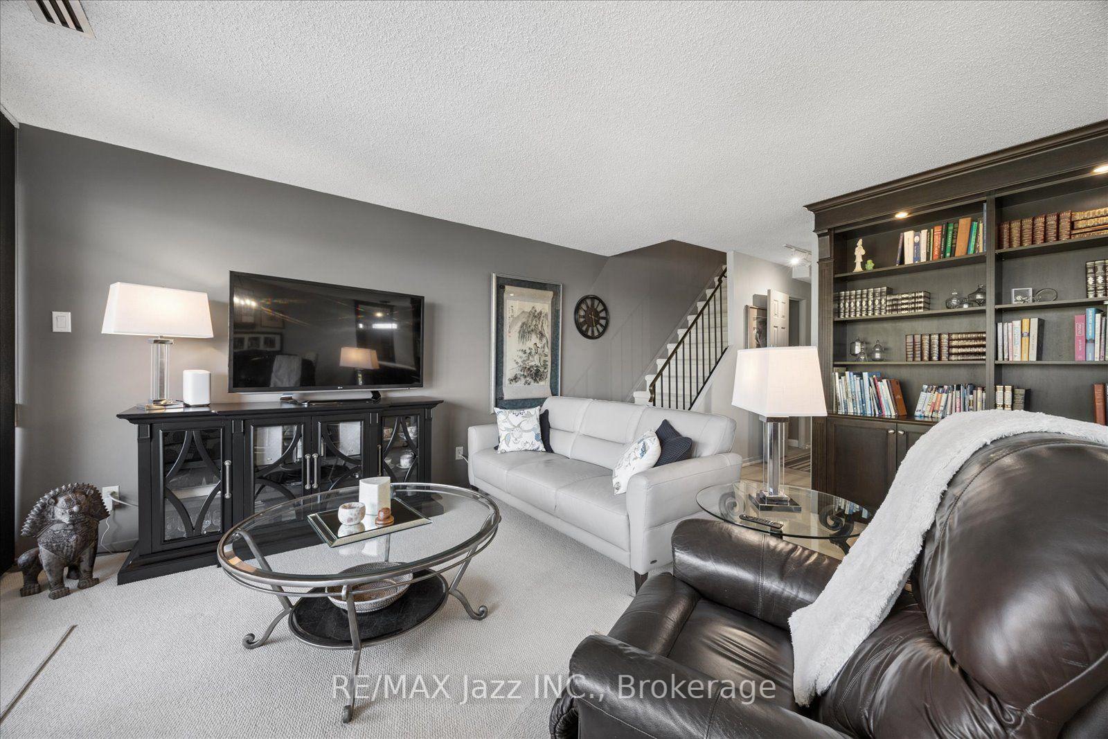 Photo 10 of Unit 405, 337 Simcoe Street N, Oshawa, O'Neill — HOMEH
