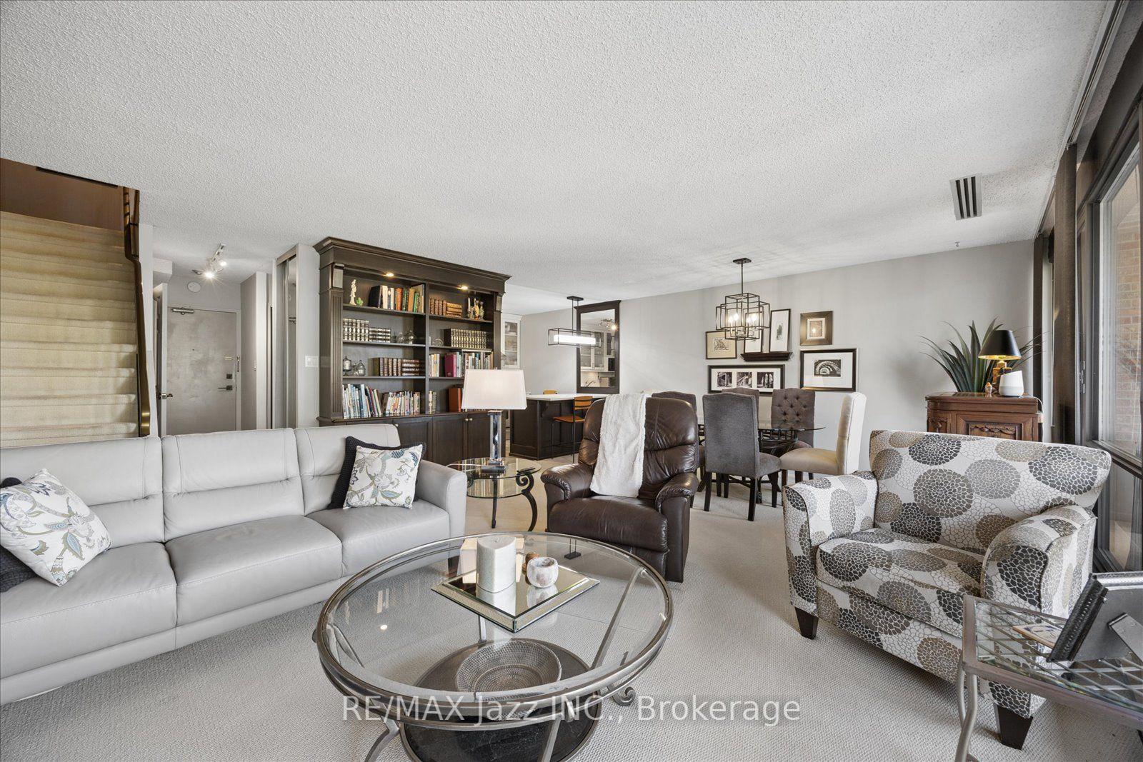 Photo 11 of Unit 405, 337 Simcoe Street N, Oshawa, O'Neill — HOMEH