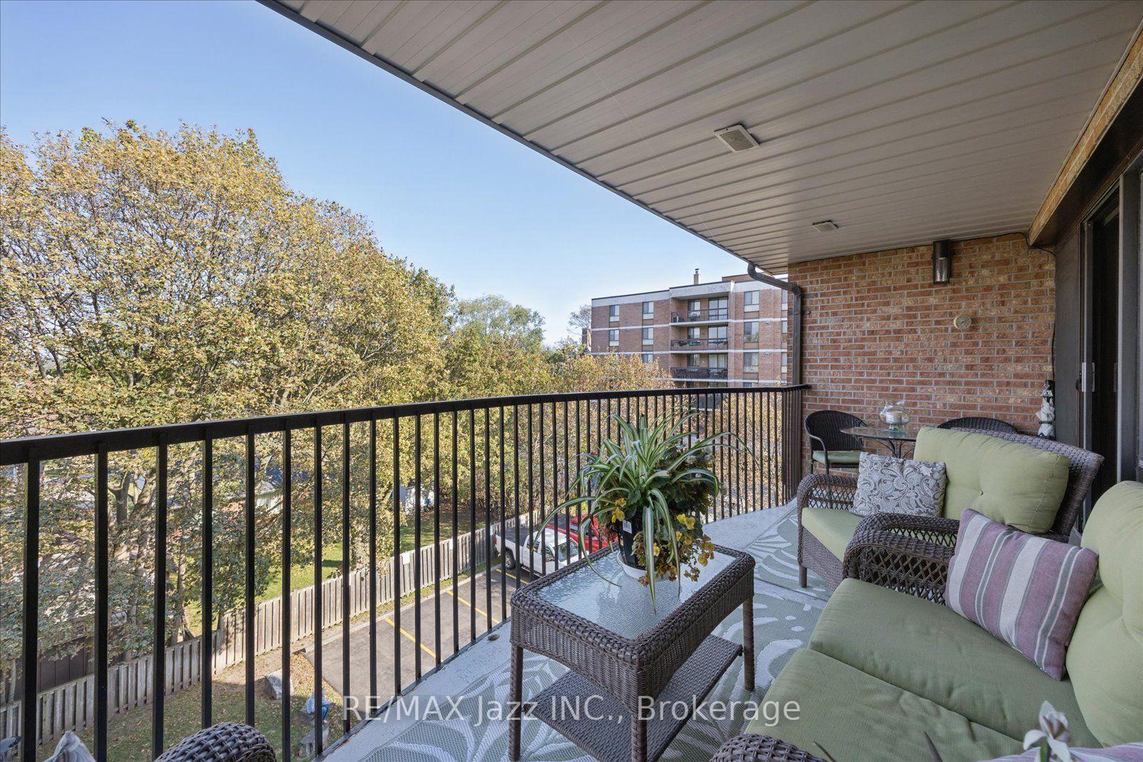 Photo 16 of Unit 405, 337 Simcoe Street N, Oshawa, O'Neill — HOMEH